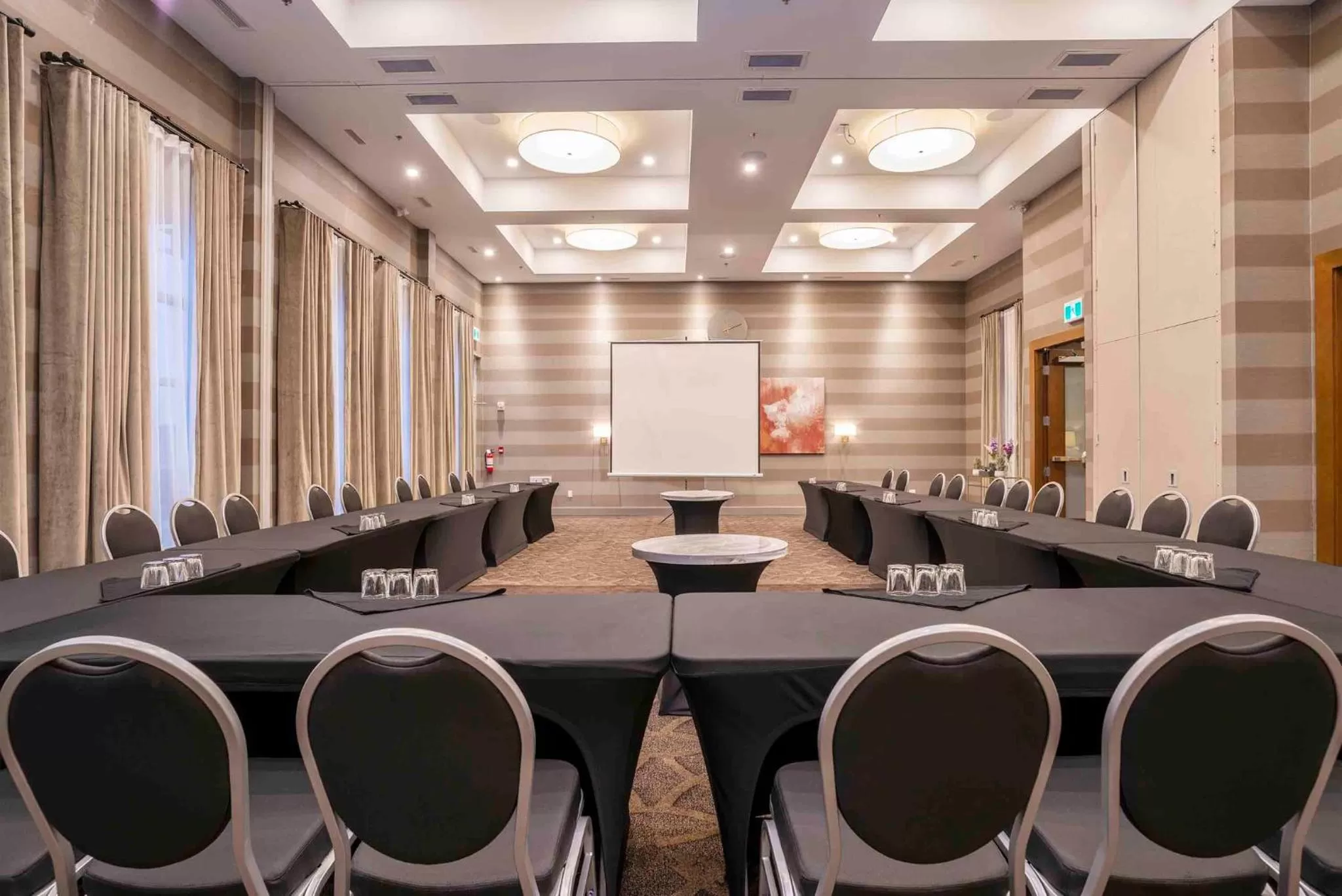 Meeting/conference room in Sandman Hotel Hamilton