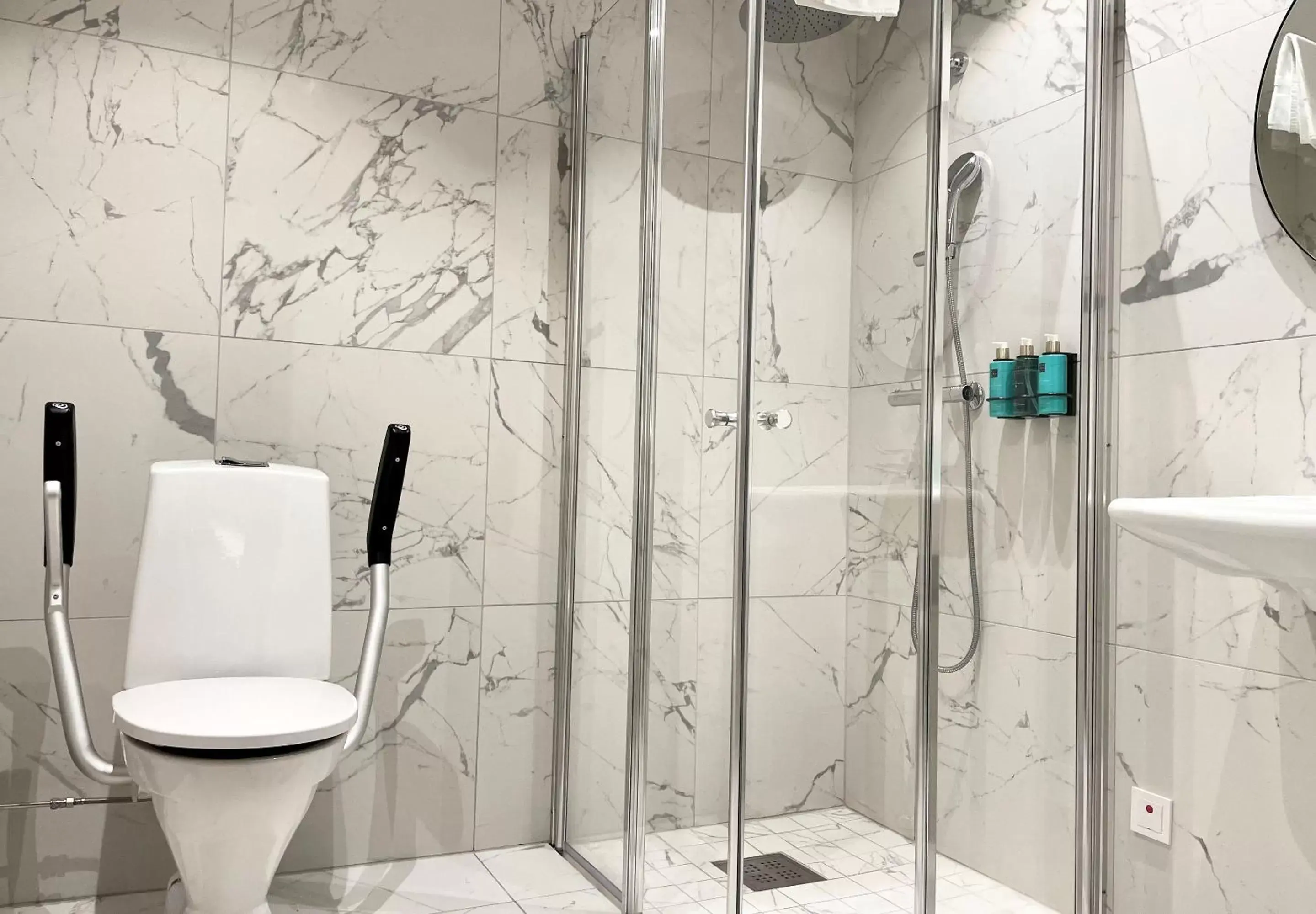 Shower, Bathroom in Karl Johan Hotel