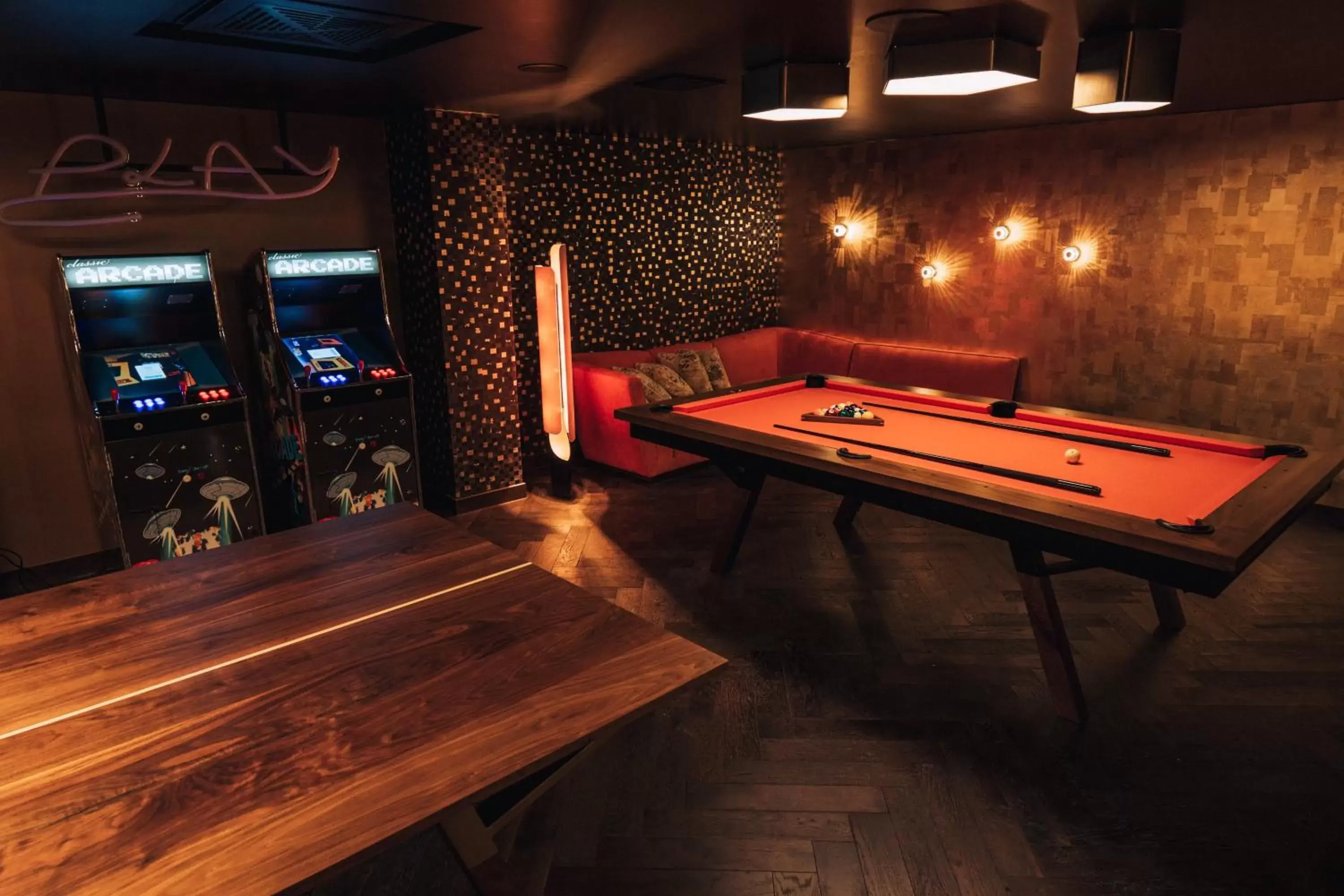 Game Room, Billiards in FIVE Zurich - Luxury City Resort