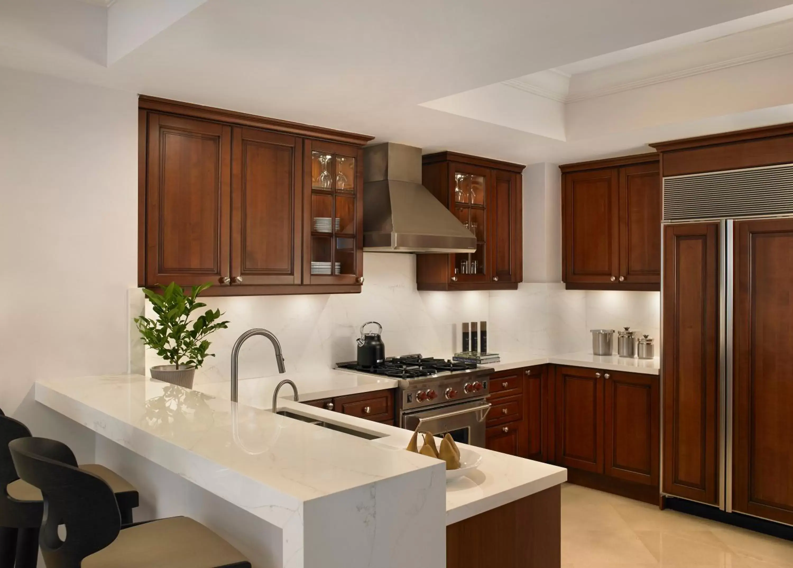 Kitchen or kitchenette, Kitchen/Kitchenette in Acqualina Resort and Residences