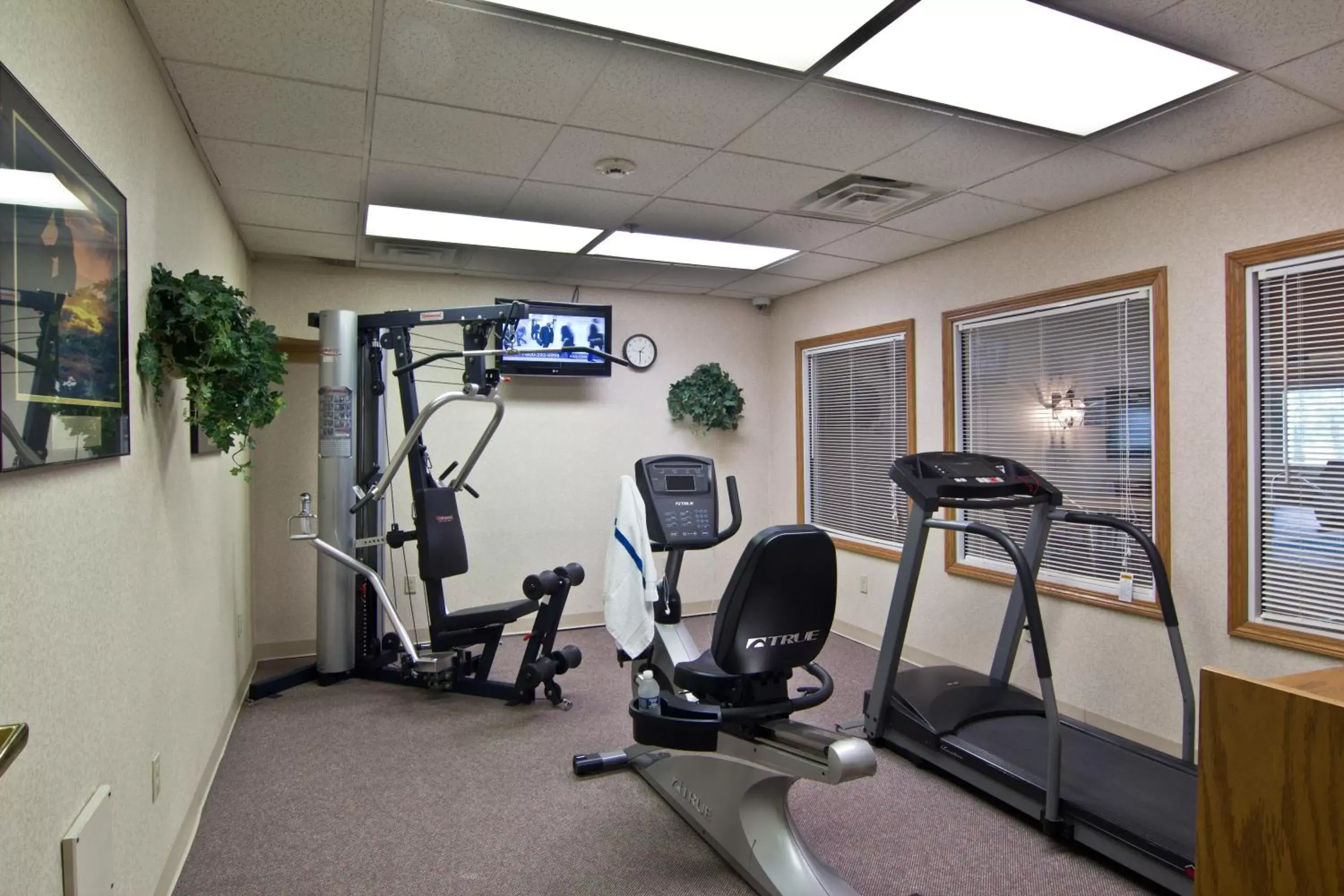 Fitness centre/facilities, Fitness Center/Facilities in Coshocton Village Inn & Suites