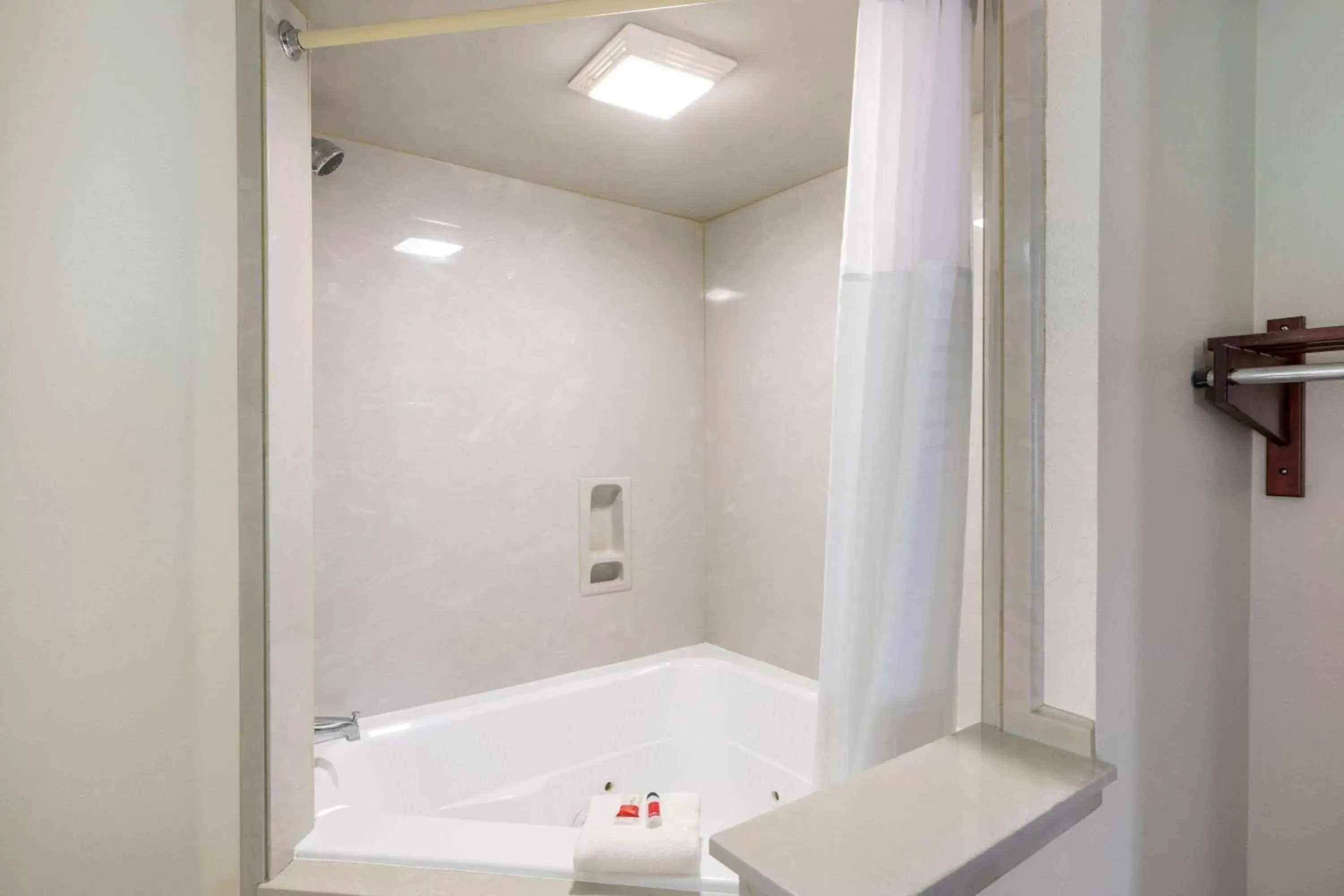 Photo of the whole room, Bathroom in Baymont by Wyndham Biloxi - Ocean Springs