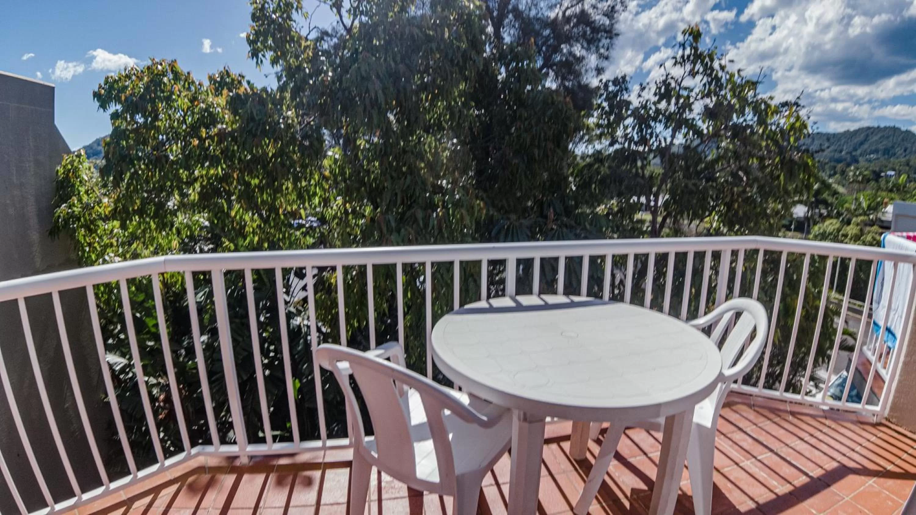 Absolute Beachfront Opal Cove Resort