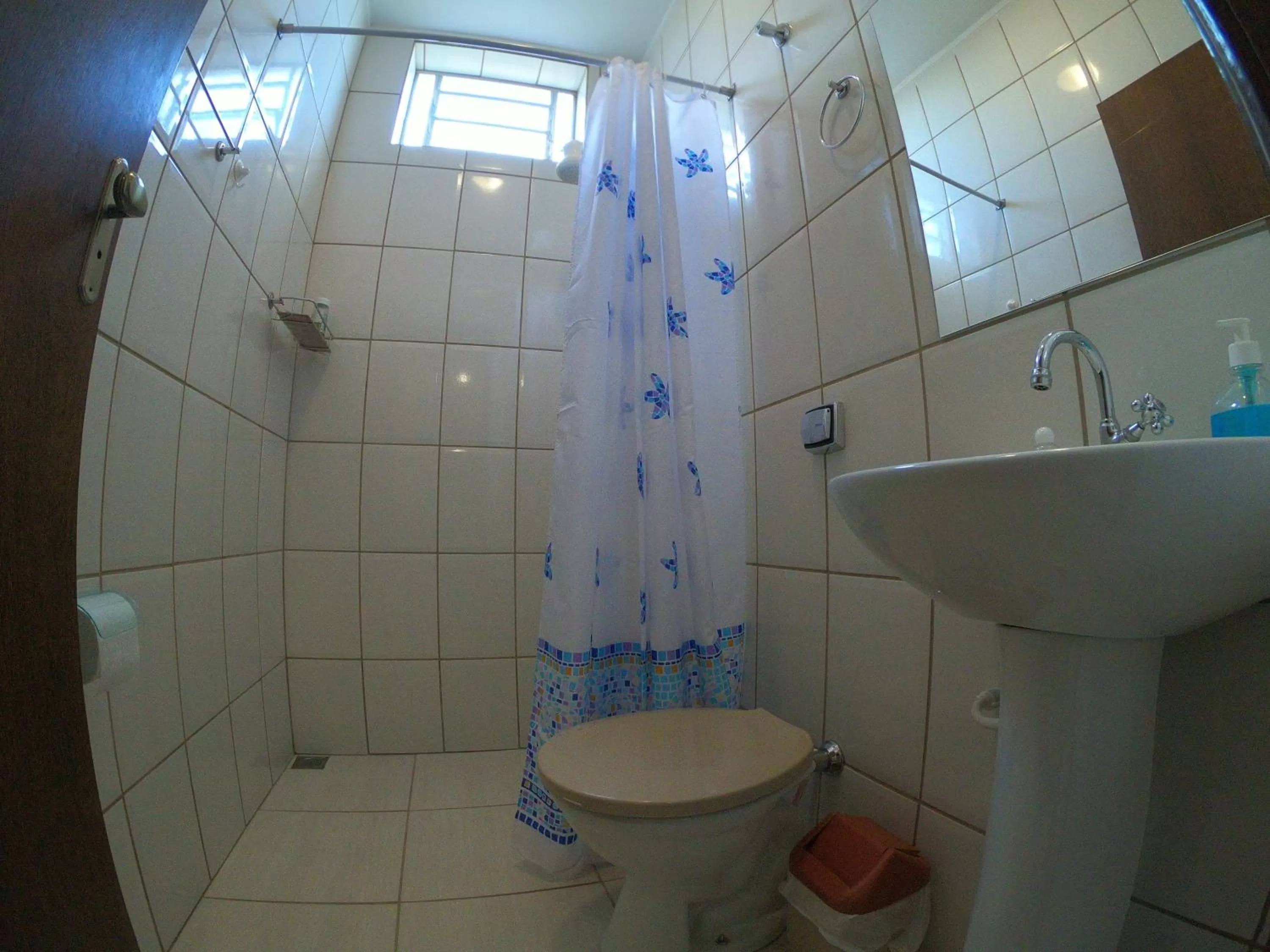 Shower in Suíte na Canastra com Ar Condicionado