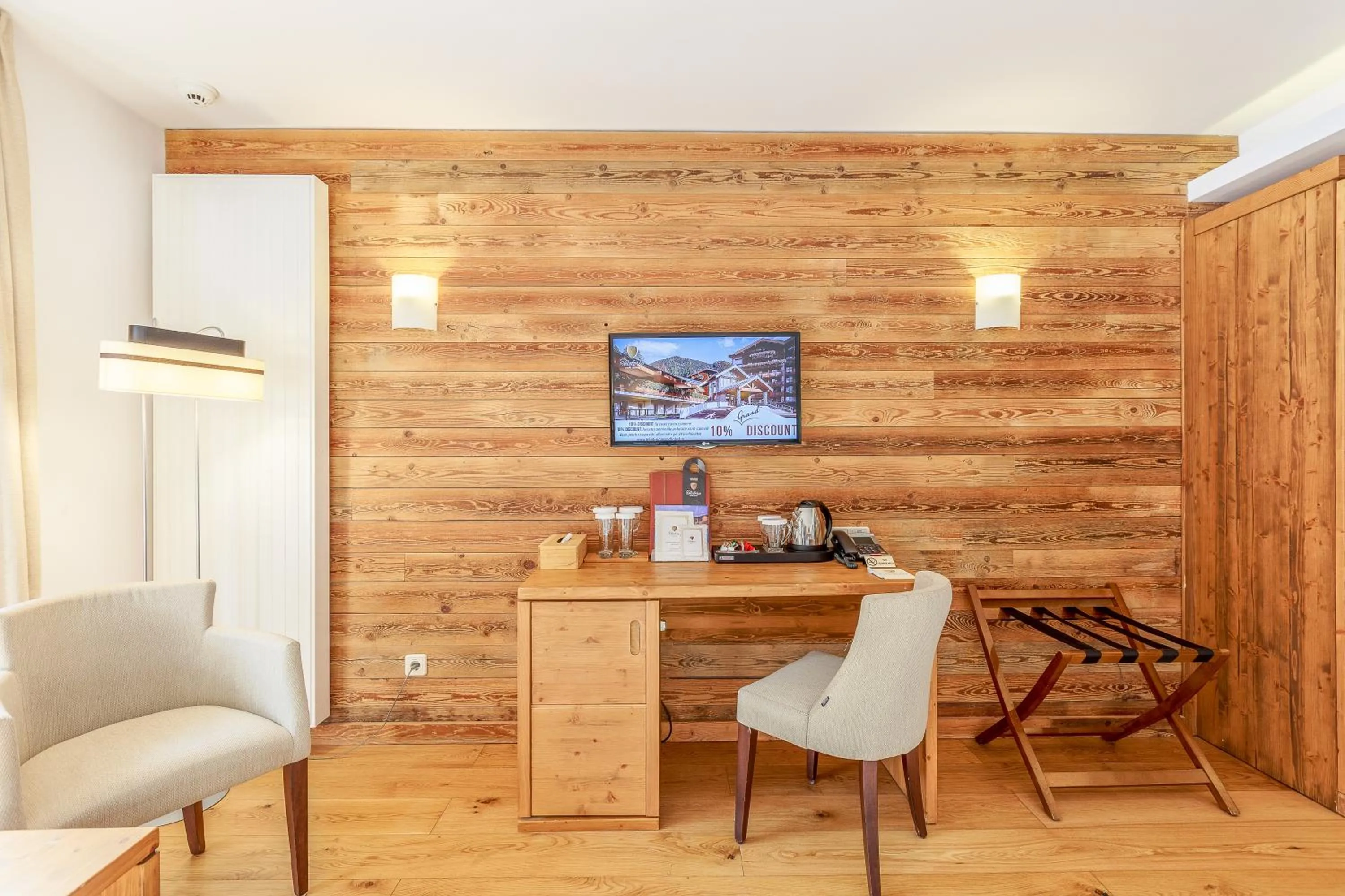 Superior Double Room - single occupancy in Teleferic Grand Hotel