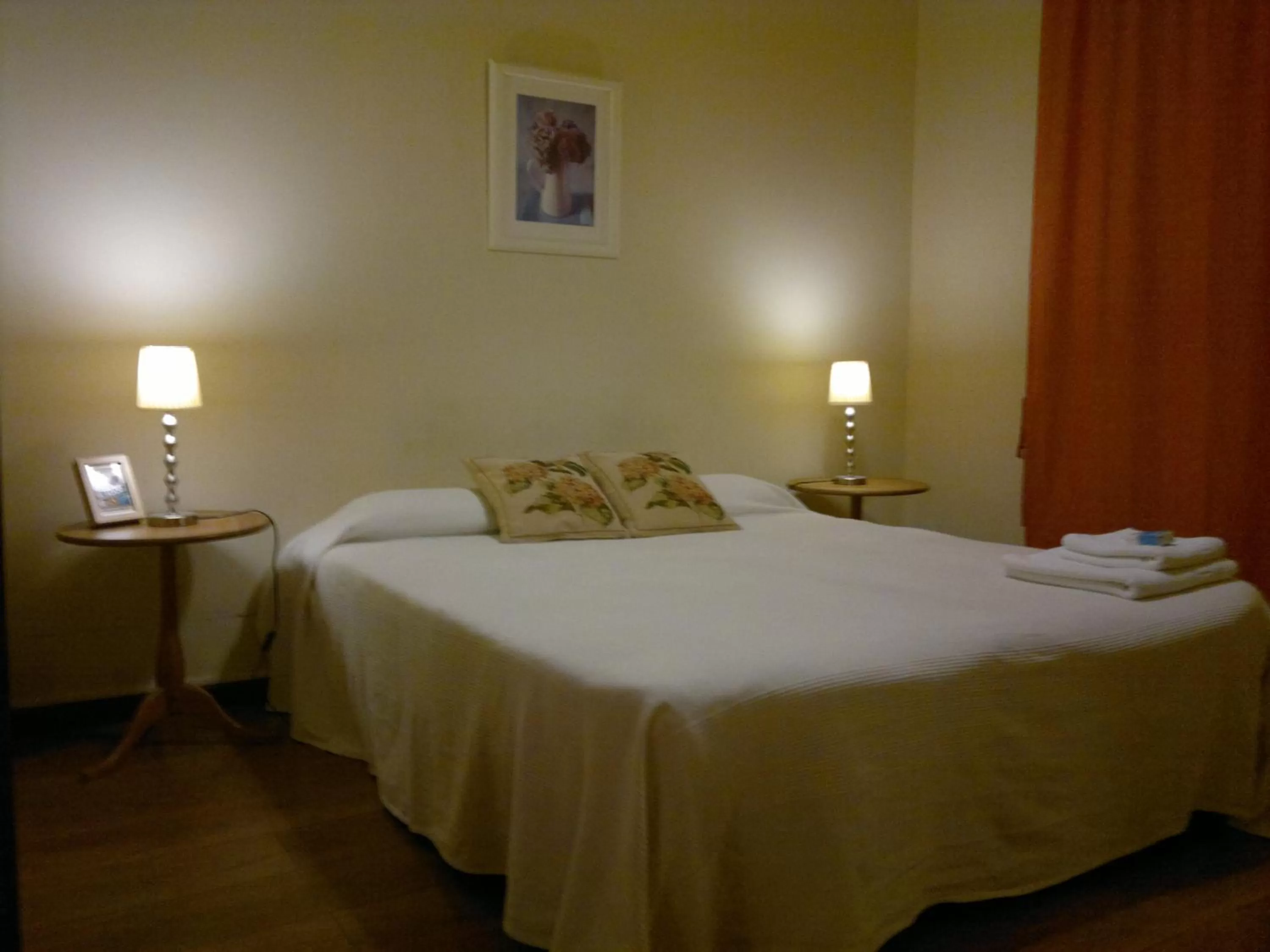 Bed in Ally's Bed&Breakfast,