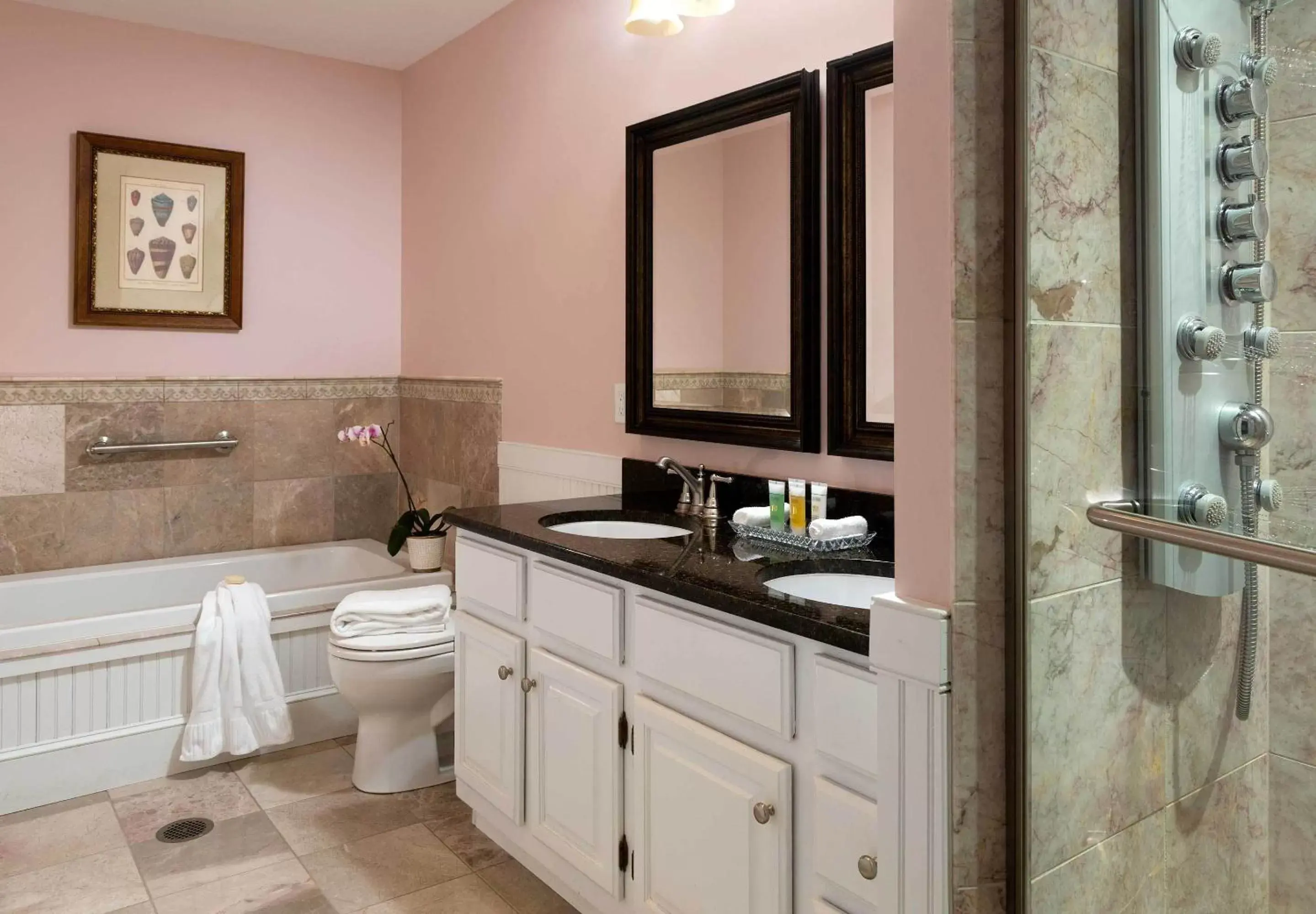 Toilet, Bathroom in Lord Camden Inn