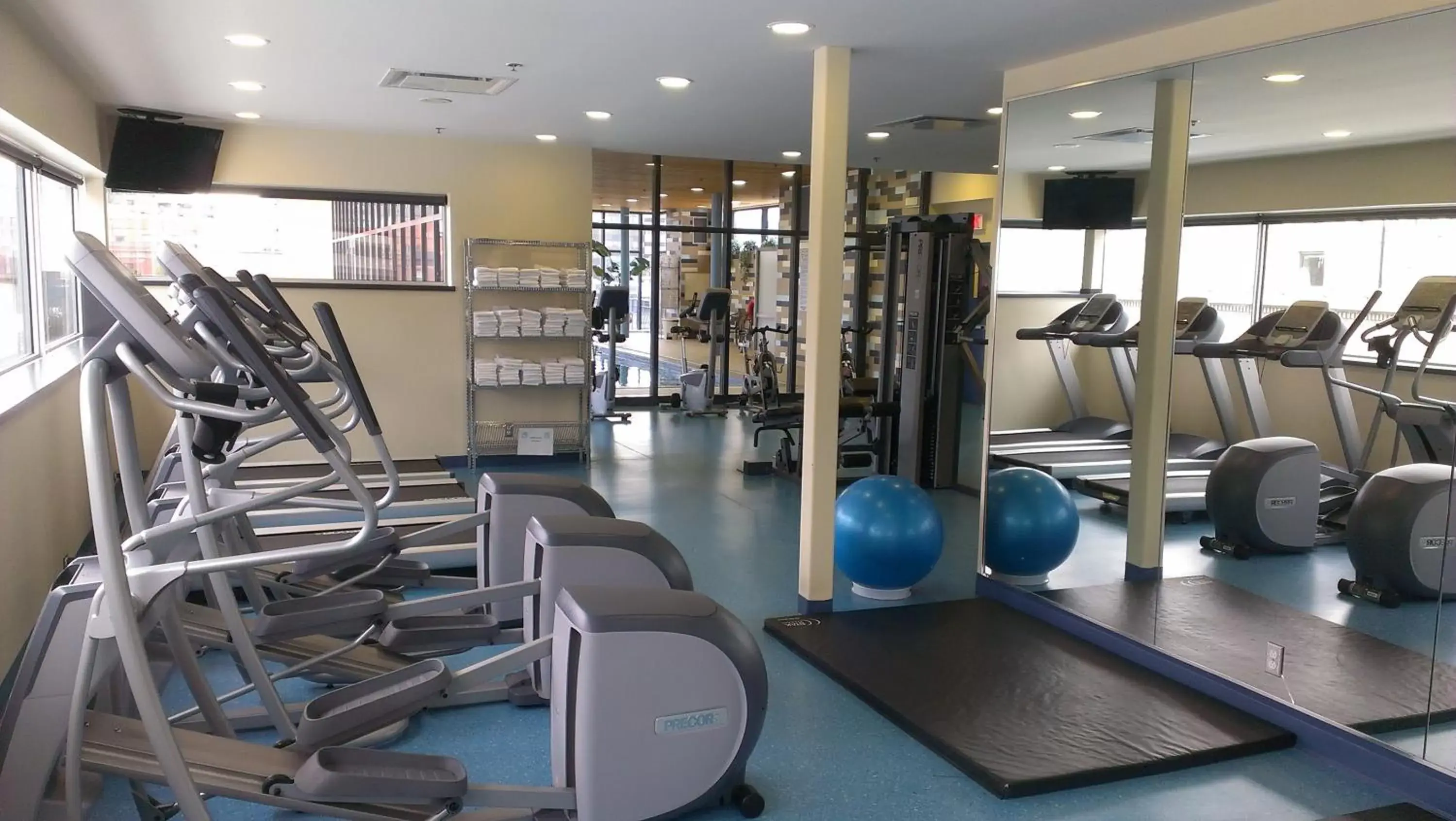 Fitness centre/facilities, Fitness Center/Facilities in Le Square Phillips Hôtel & Suites