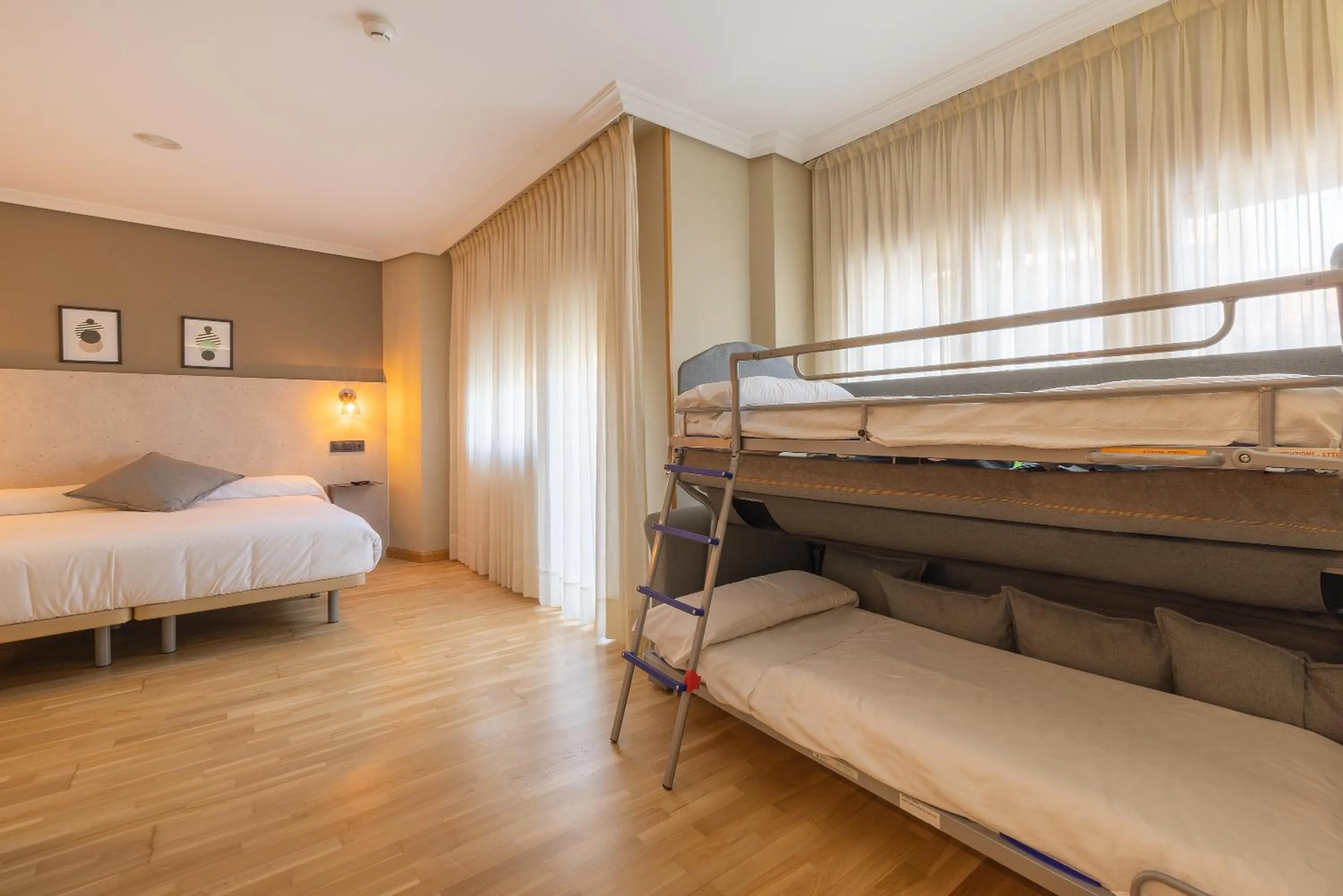 Property building, Bed in Hotel Santamaria