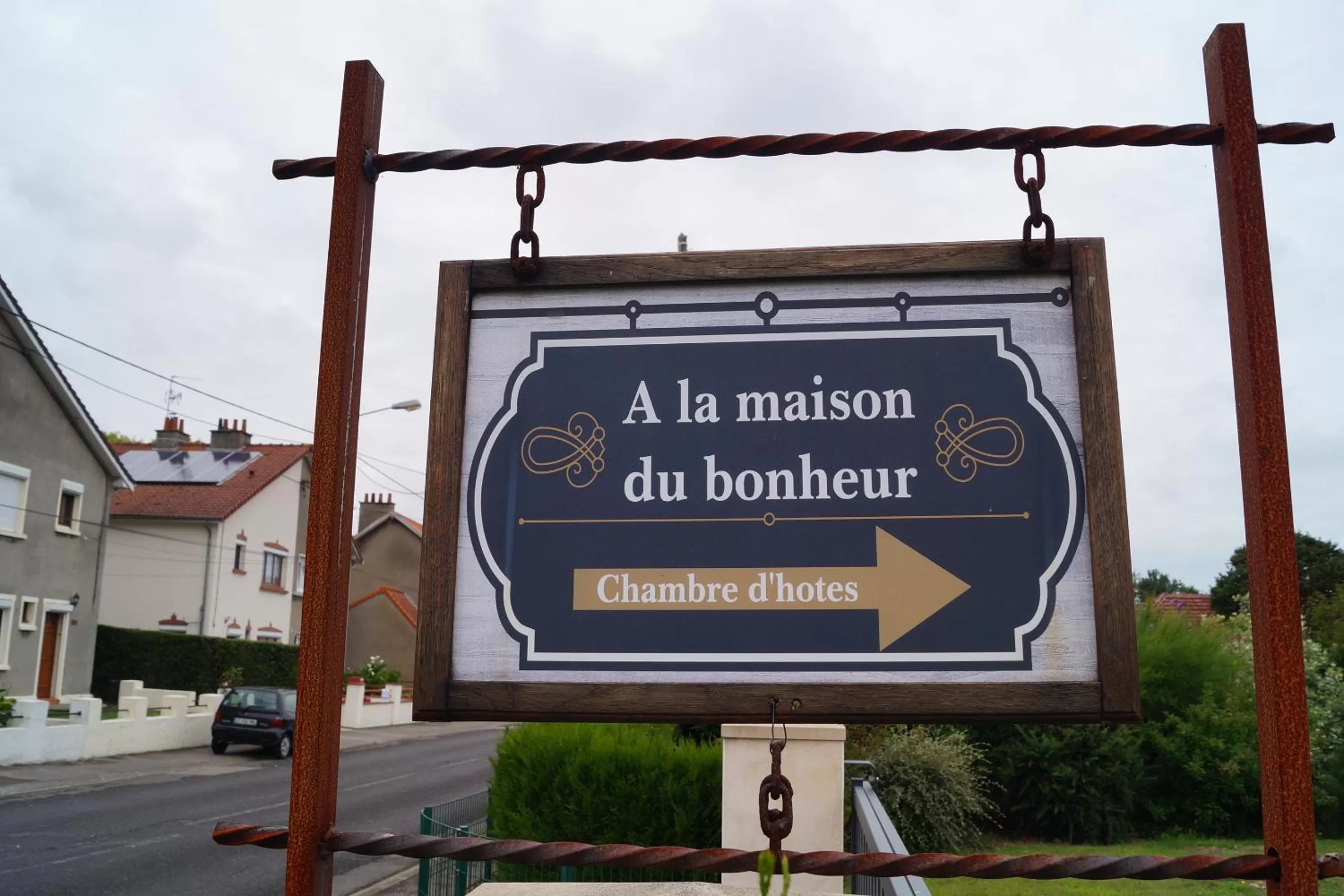 Property logo or sign in À La Maison Du Bonheur