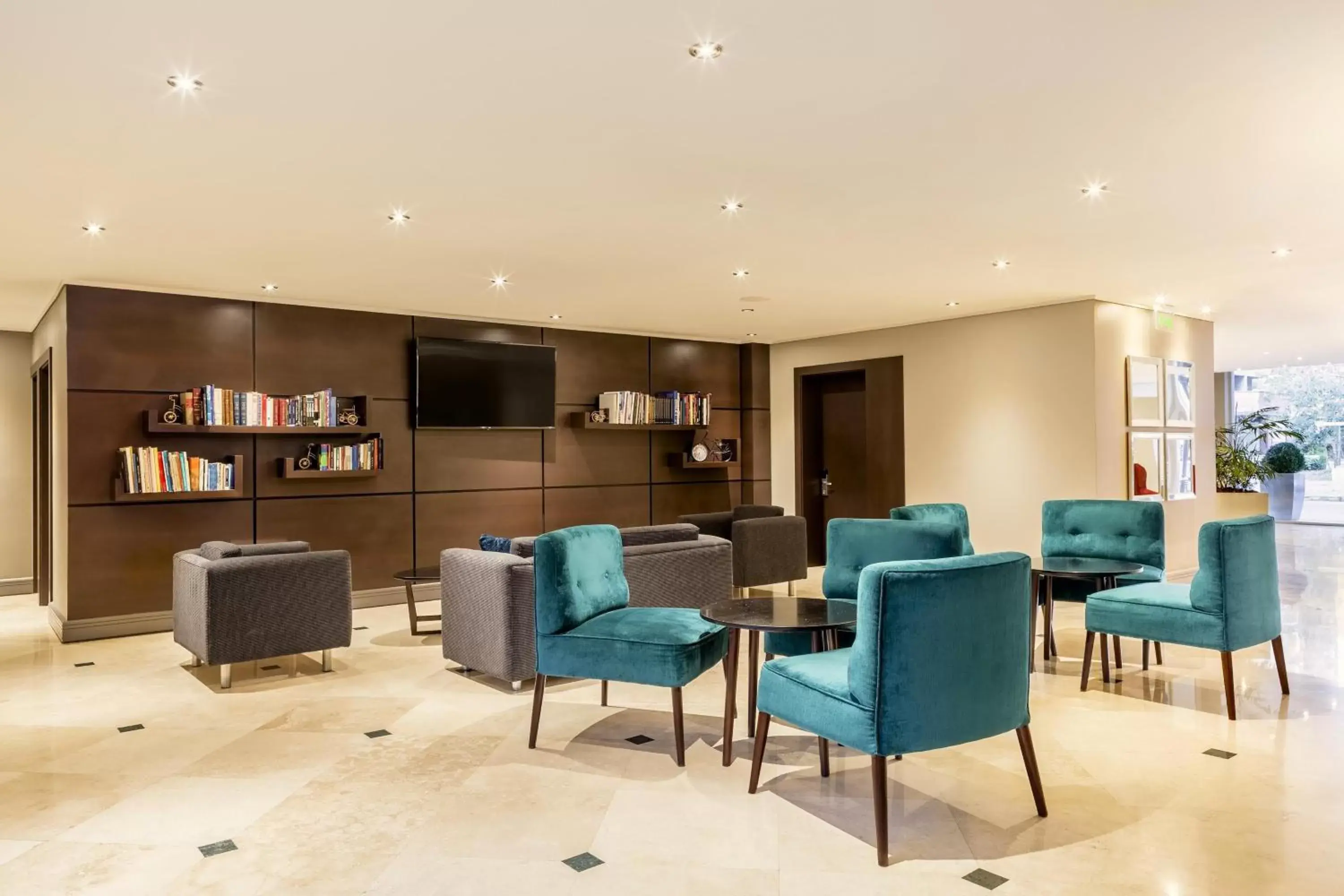 Lounge or bar, Seating Area in Four Points by Sheraton Santiago