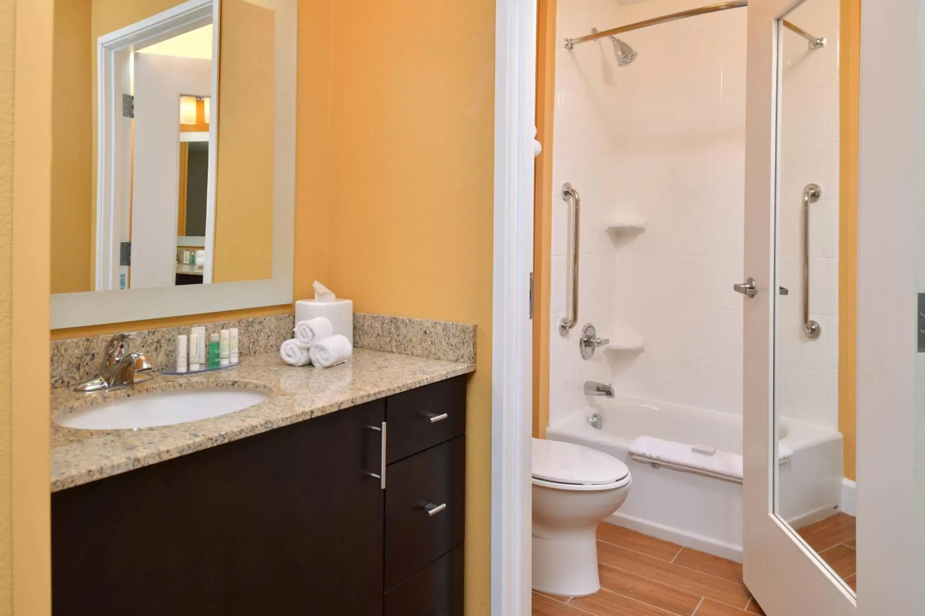 Bathroom in TownePlace Suites by Marriott Detroit Commerce