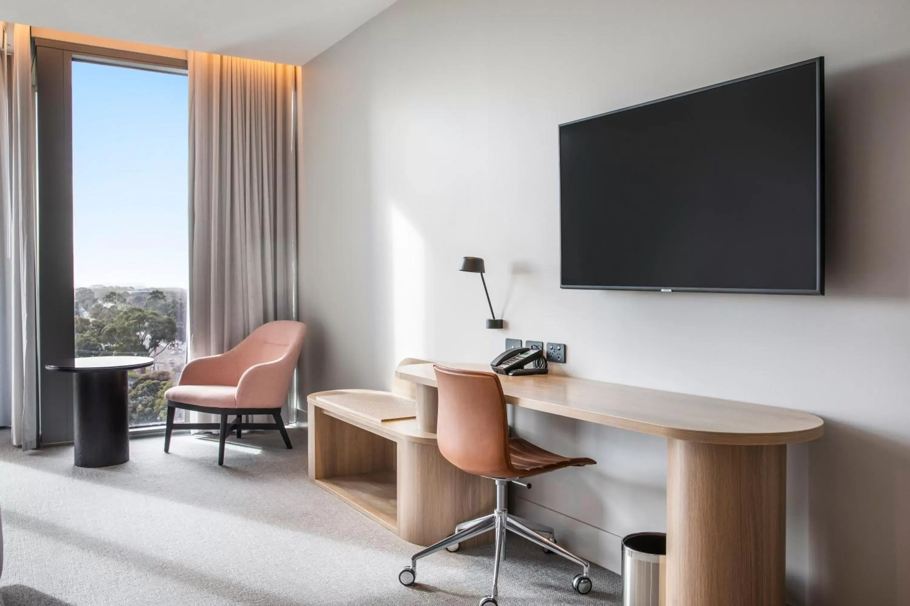 Photo of the whole room, TV/Entertainment Center in Holiday Inn Werribee, an IHG Hotel