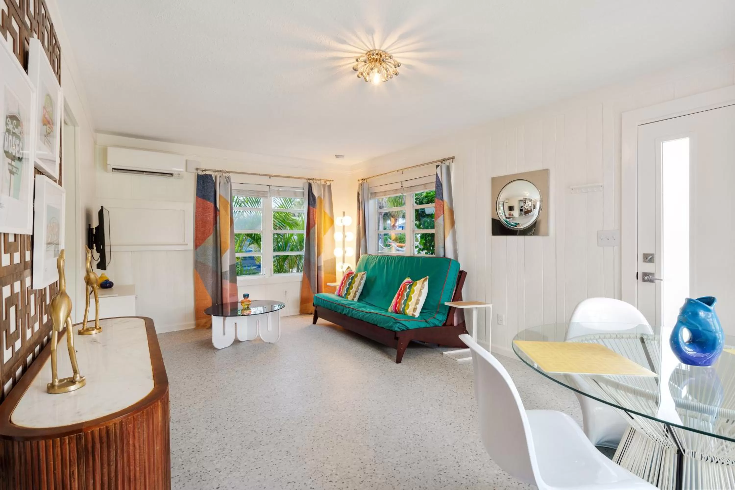 Living room in Sunset Inn and Cottages