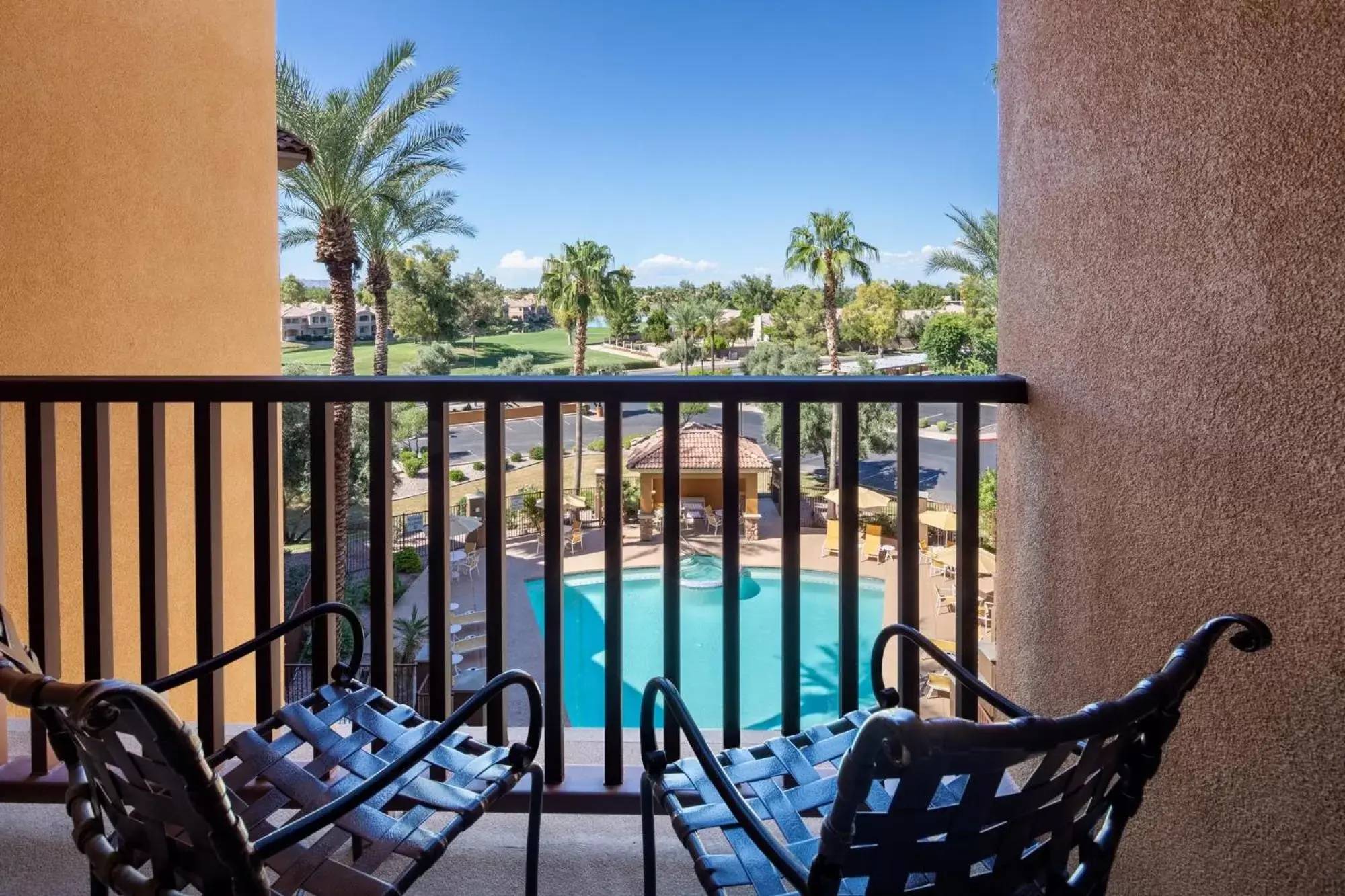 Balcony/Terrace, Pool View in Holiday Inn Phoenix/Chandler, an IHG Hotel