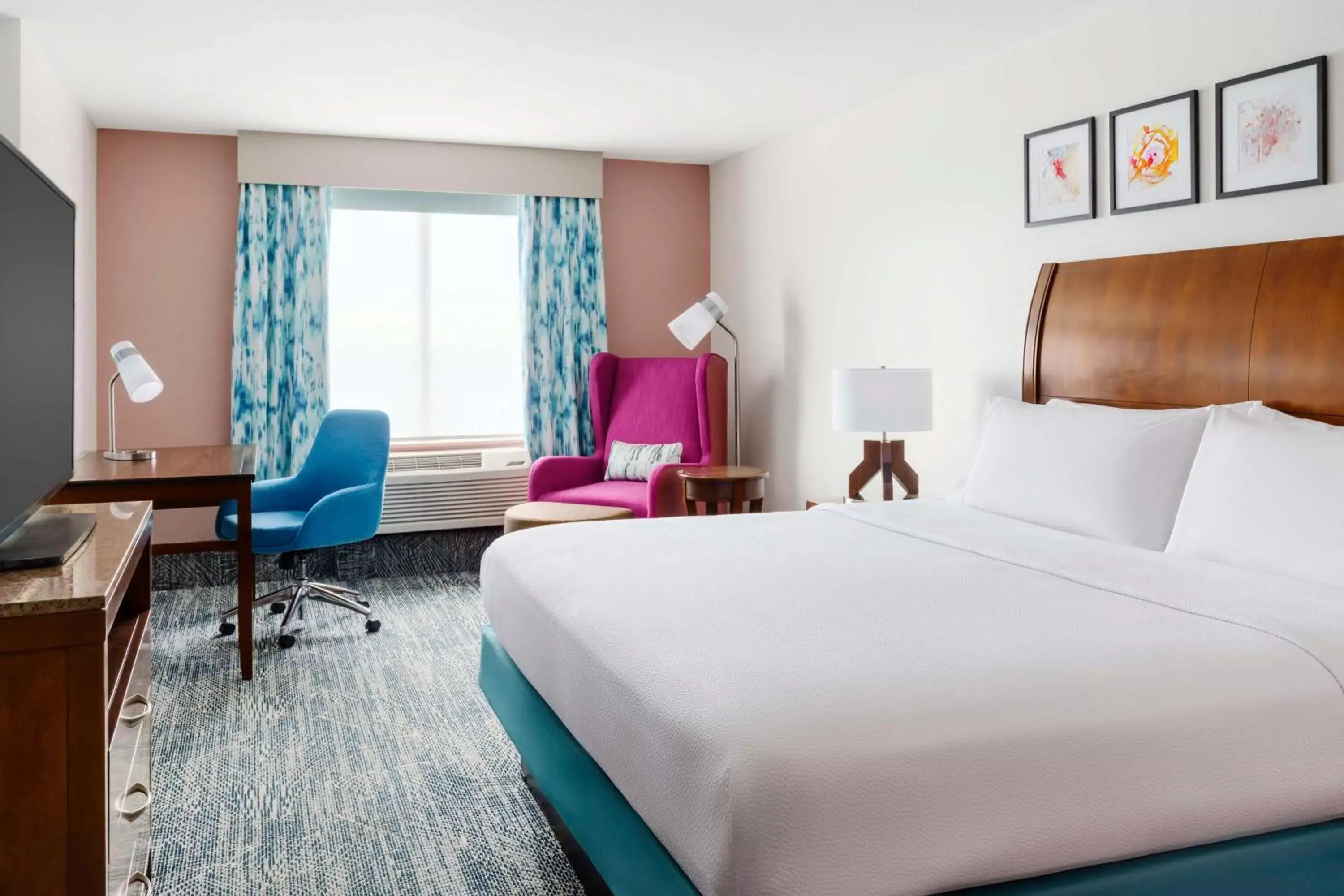 Bedroom in Hilton Garden Inn Orlando at SeaWorld