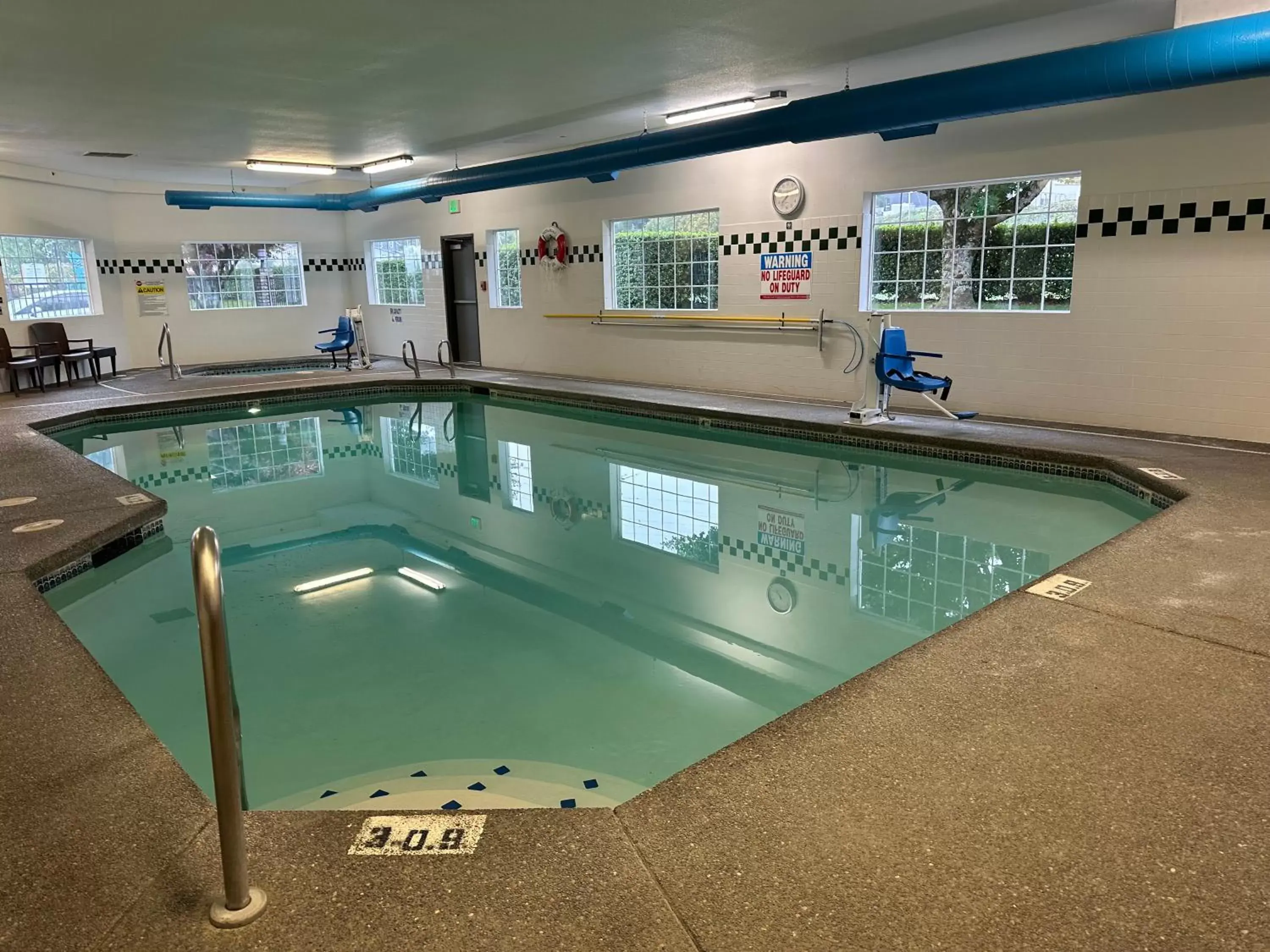 Swimming Pool in Best Western Columbia River Waterfront Hotel Astoria