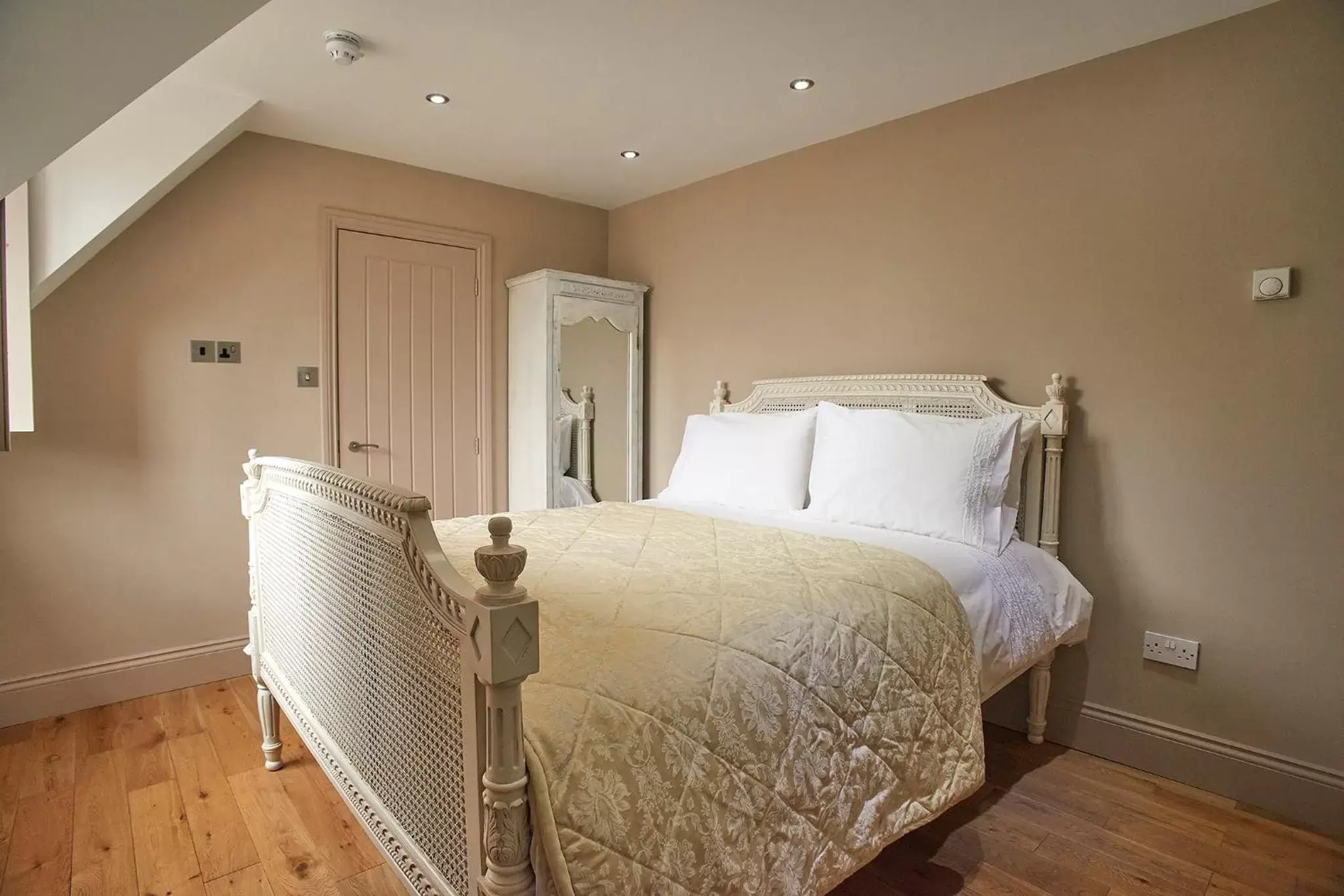 Bed in The Broad Leys