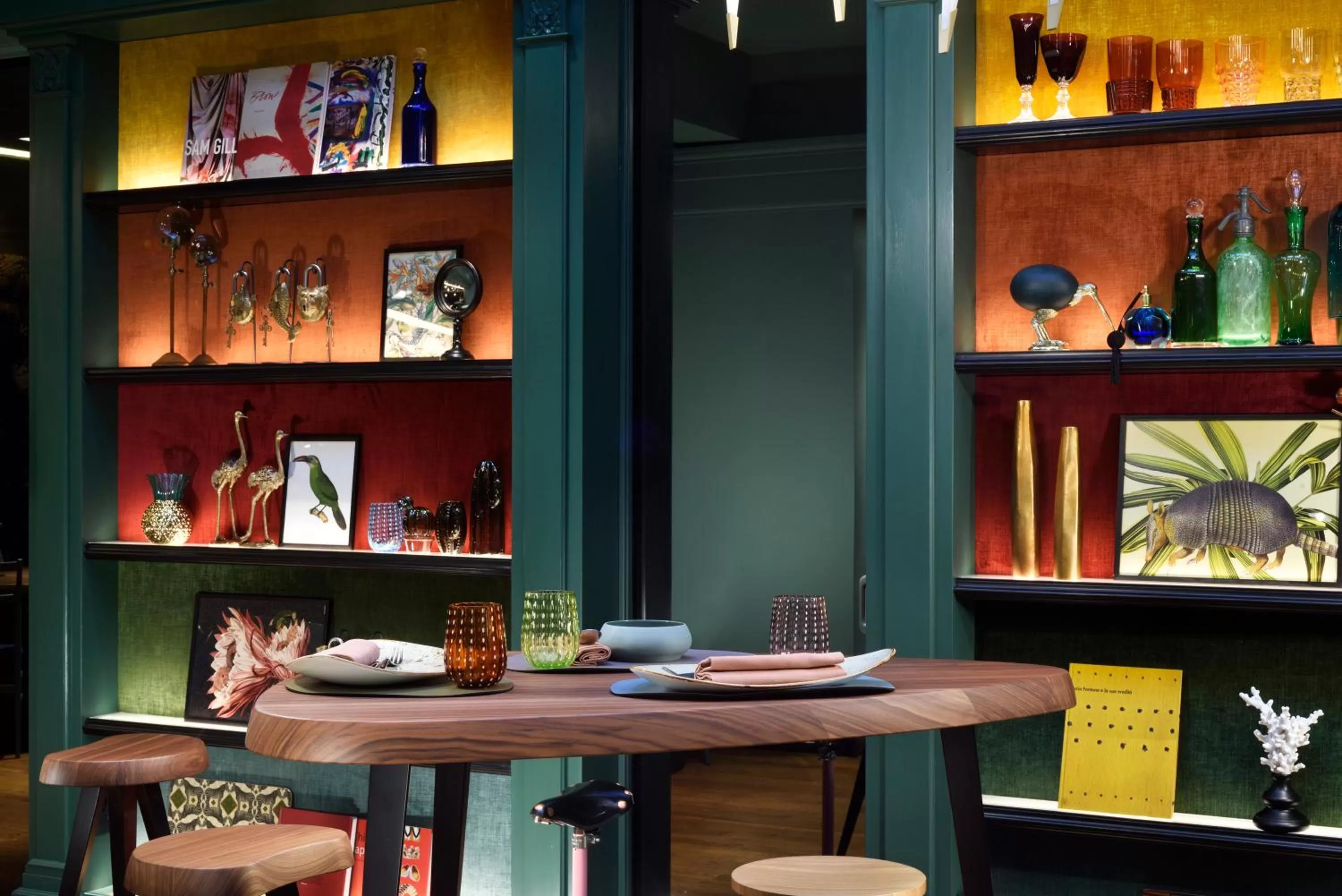 Restaurant/places to eat in Leon's Place Hotel In Rome