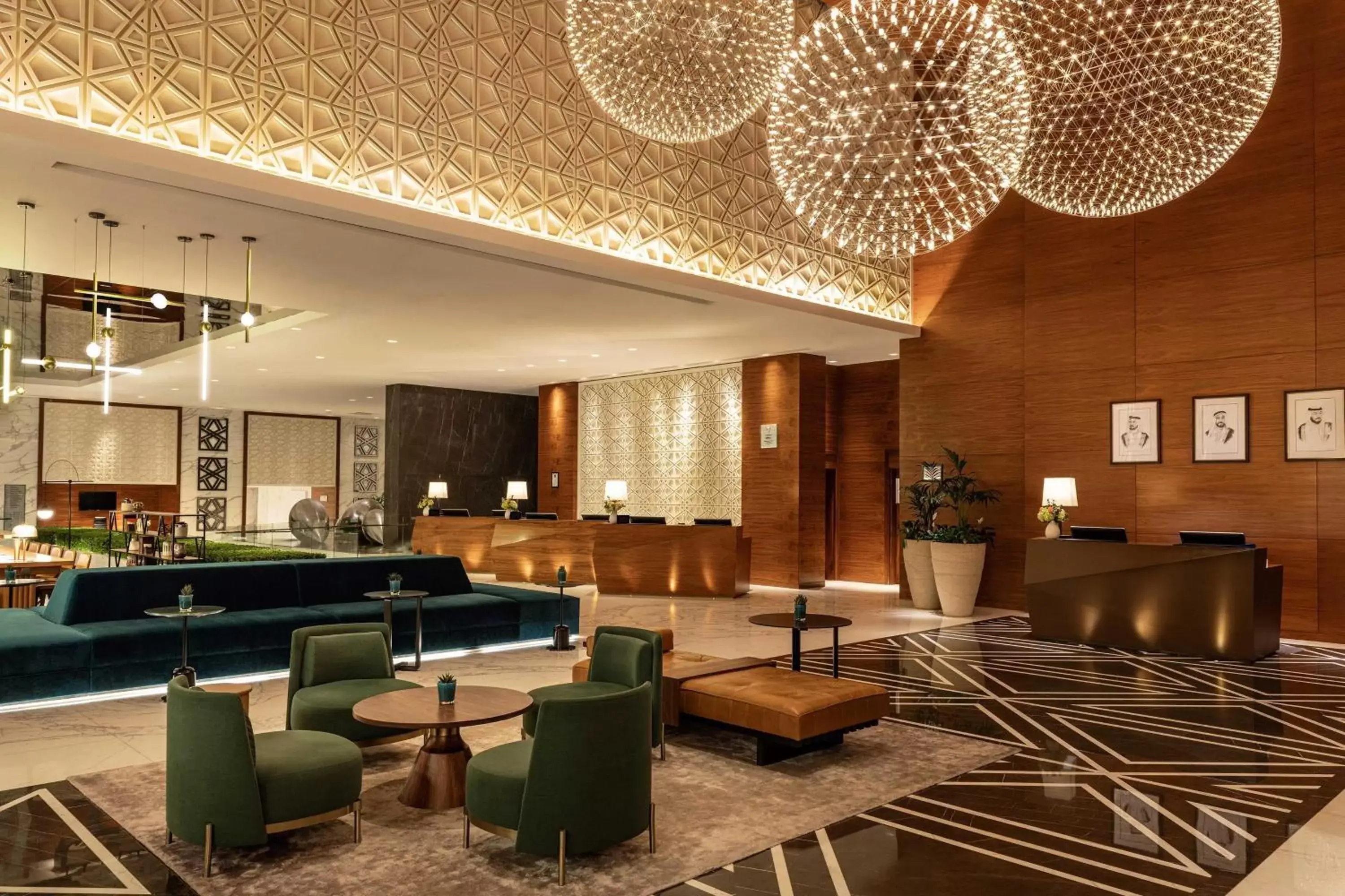 Lobby or reception, Lounge/Bar in Sheraton Grand Hotel, Dubai