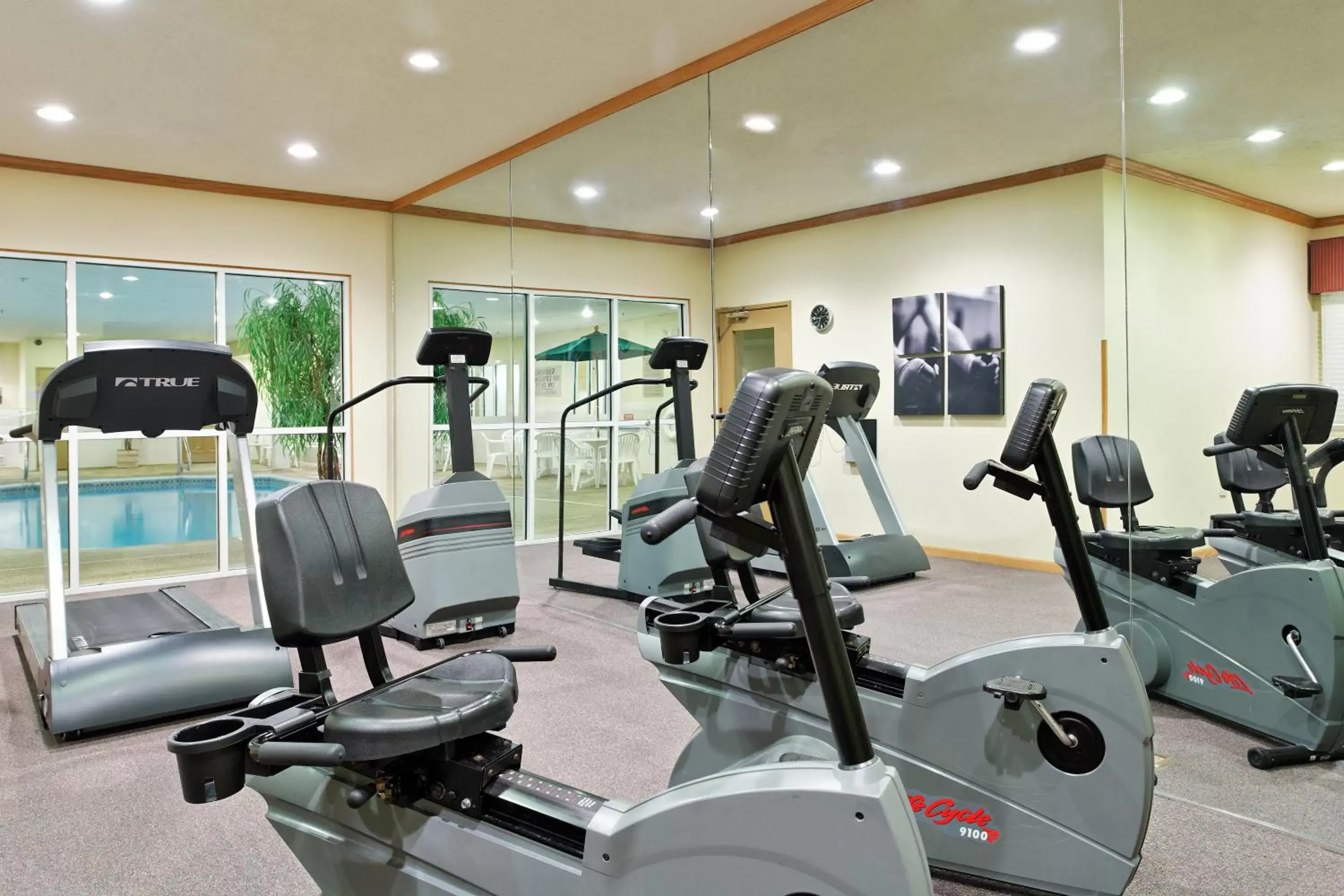 Fitness centre/facilities, Fitness Center/Facilities in Country Inn & Suites by Radisson, Rock Falls, IL