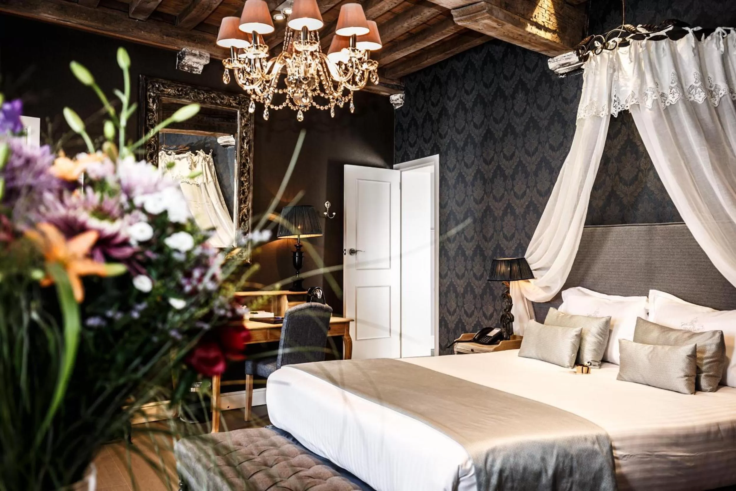 Bedroom, Bed in Boutique Hotel De Castillion