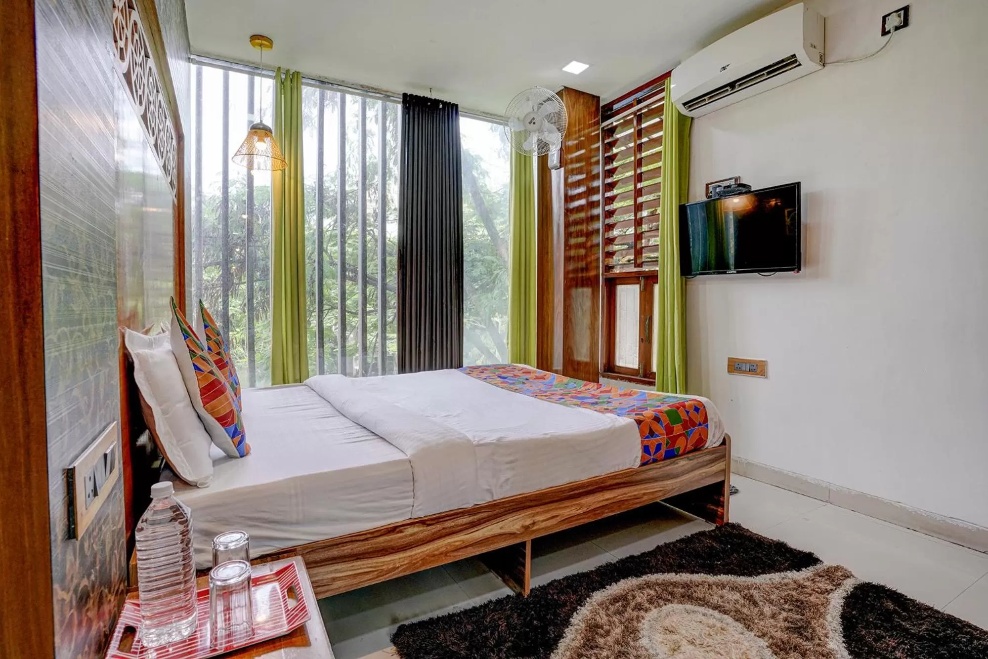TV and multimedia, Bed in FabHotel Vardhan House
