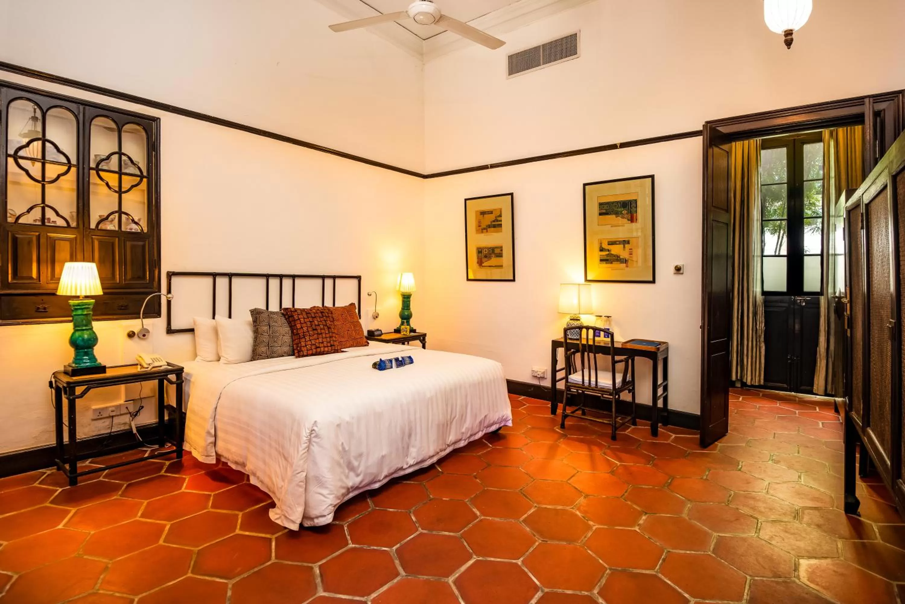 Photo of the whole room, Bed in Cheong Fatt Tze - The Blue Mansion