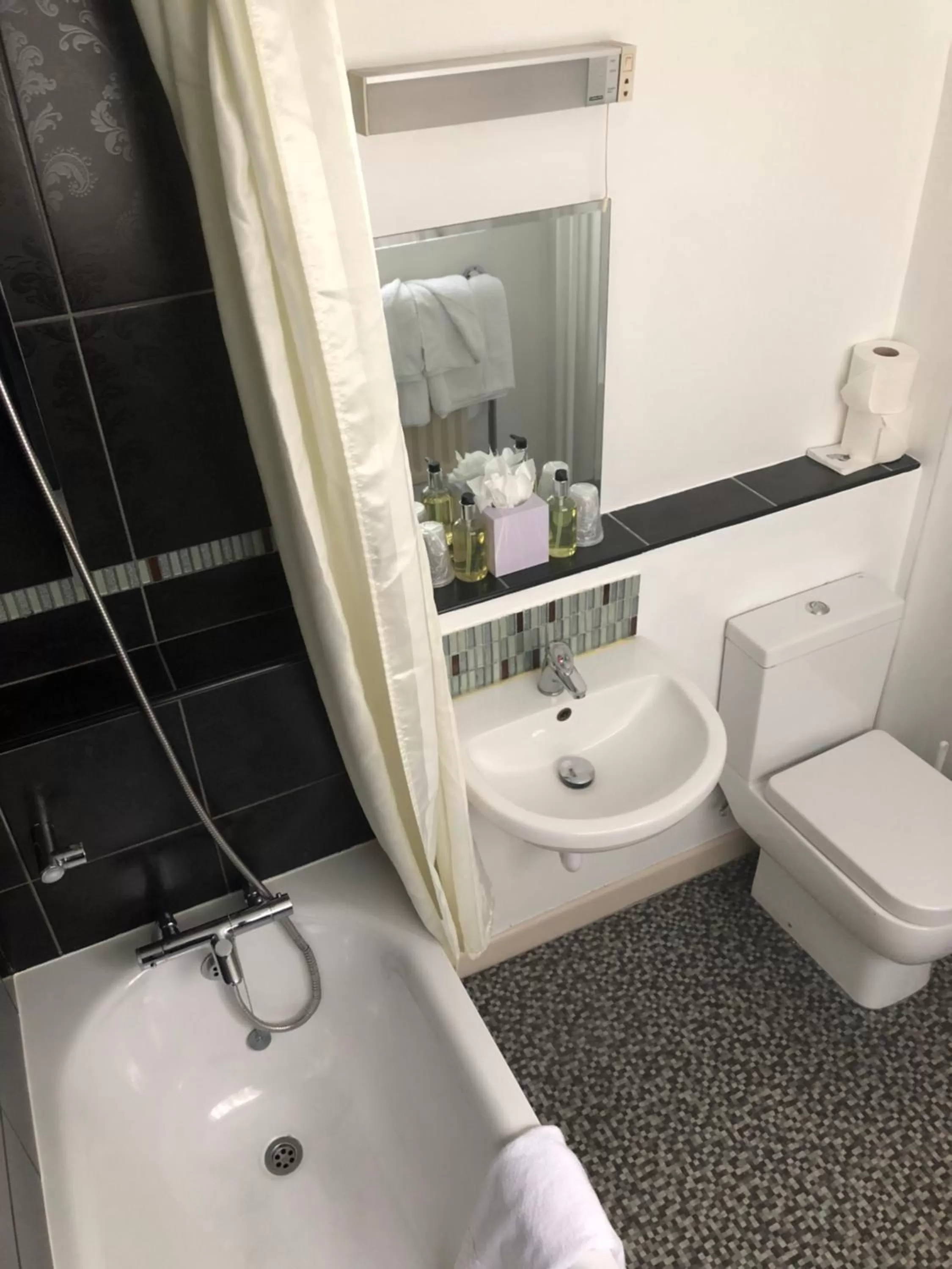 Bathroom in Cottonwood Boutique