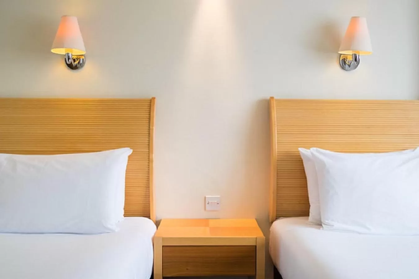 Bed in Holiday Inn Maidstone-Sevenoaks by IHG