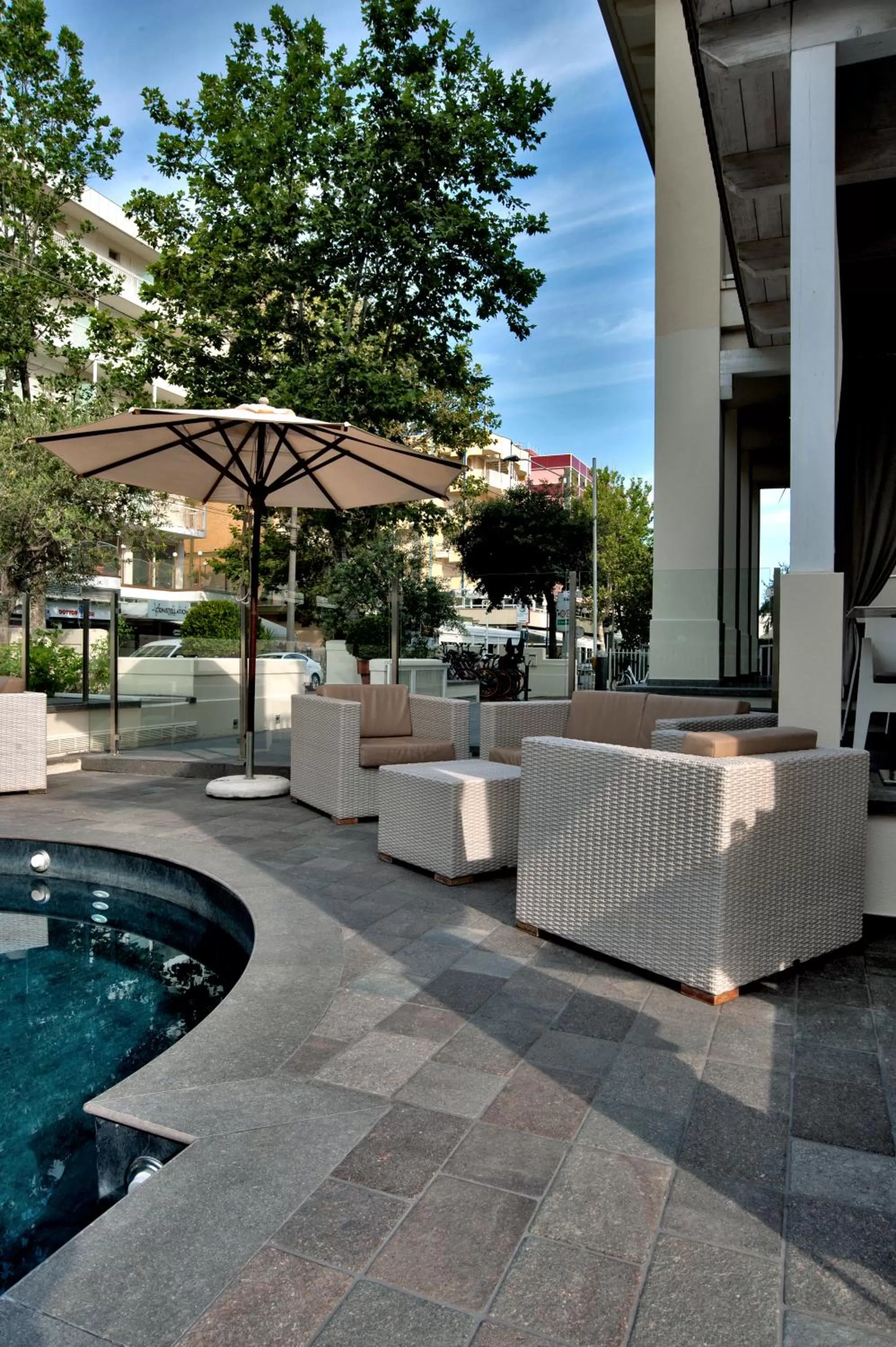 Swimming pool in Le Rose Spa Hotel