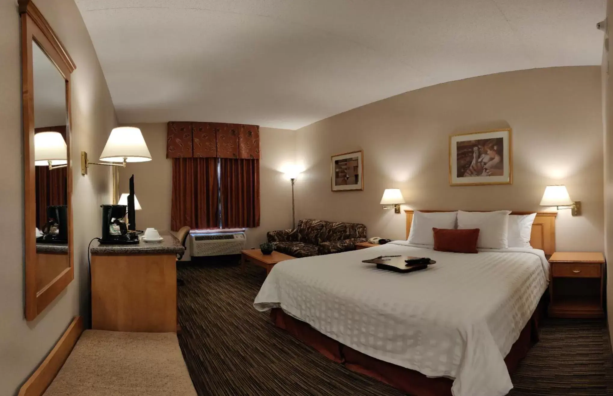 Humphry Inn And Suites