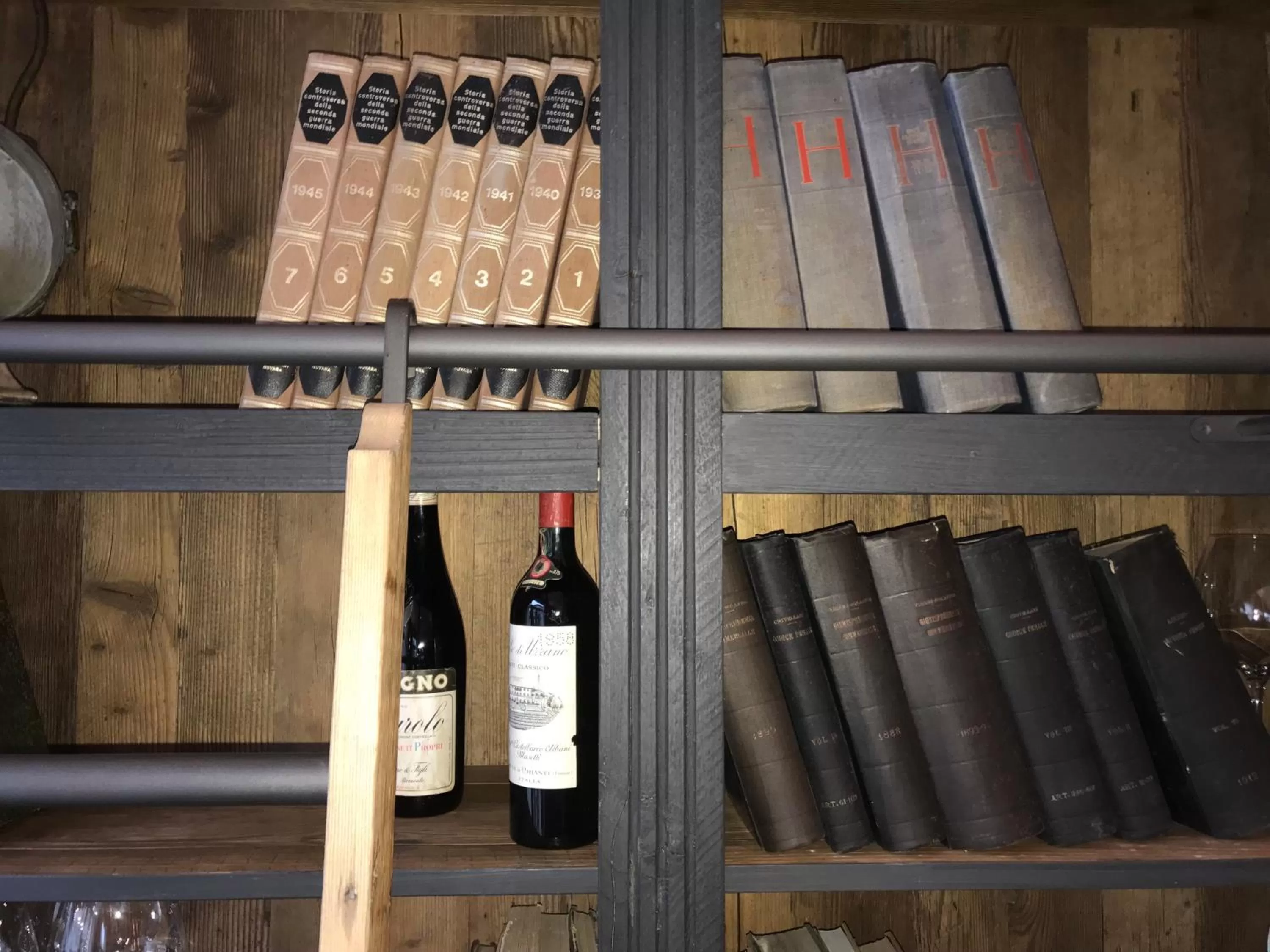 Communal lounge/ TV room in Art Hotel Ventaglio