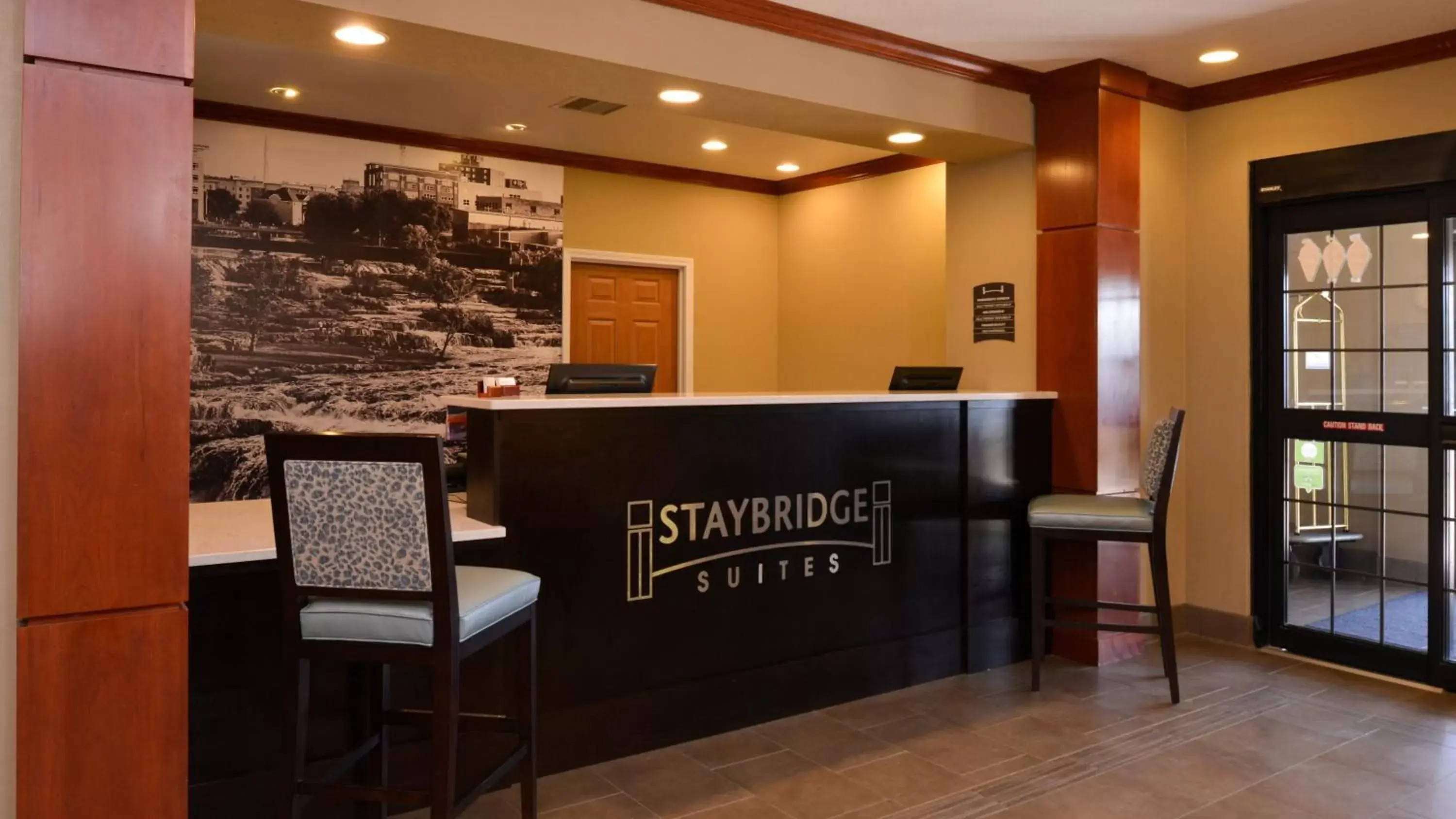 Property building, Lobby/Reception in Staybridge Suites Sioux Falls at Empire Mall, an IHG Hotel
