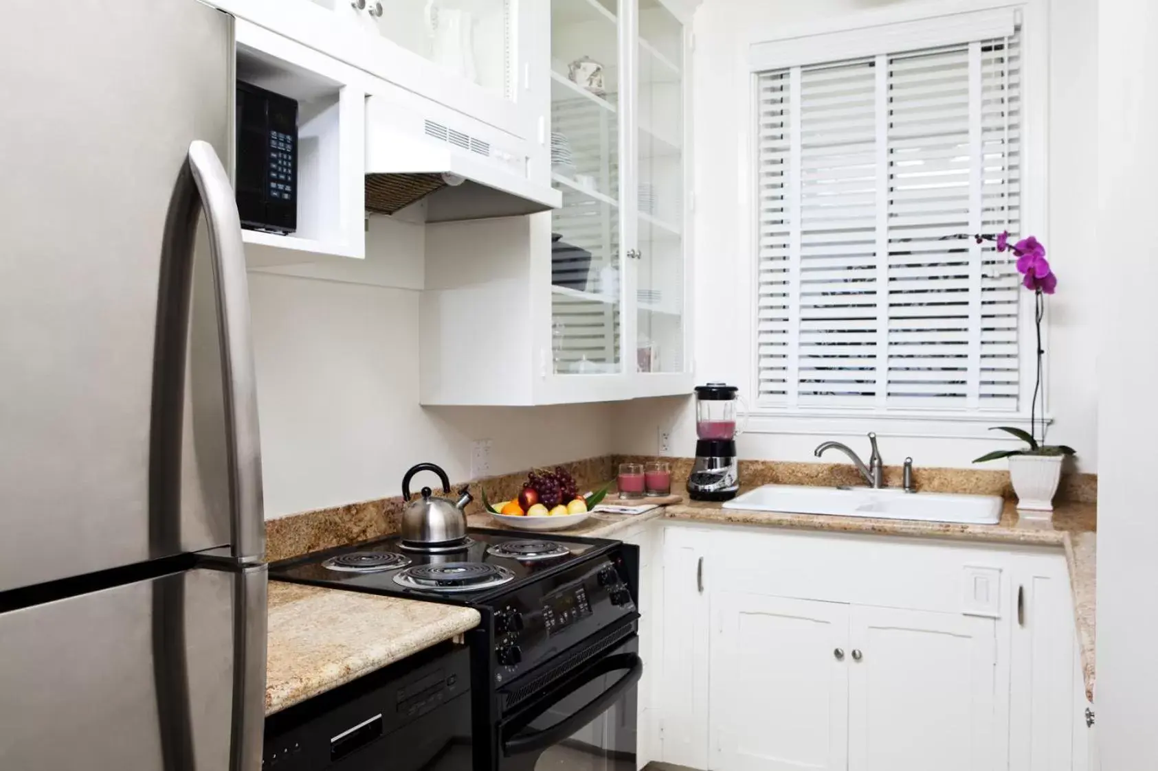 Kitchen or kitchenette, Kitchen/Kitchenette in The Langham Huntington, Pasadena