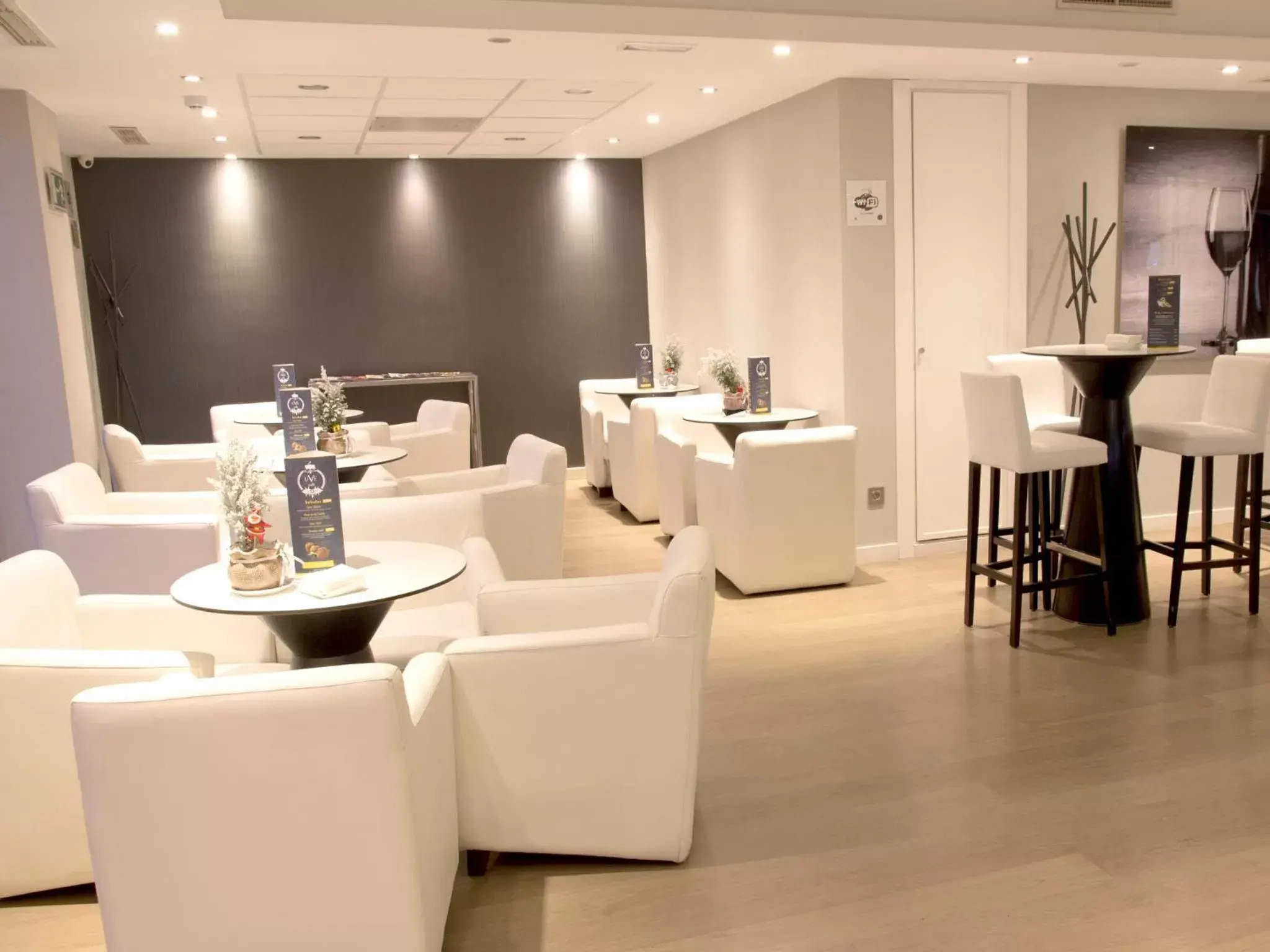 Lounge or bar in UVE Alcobendas Lounge or bar in UVE Alcobendas