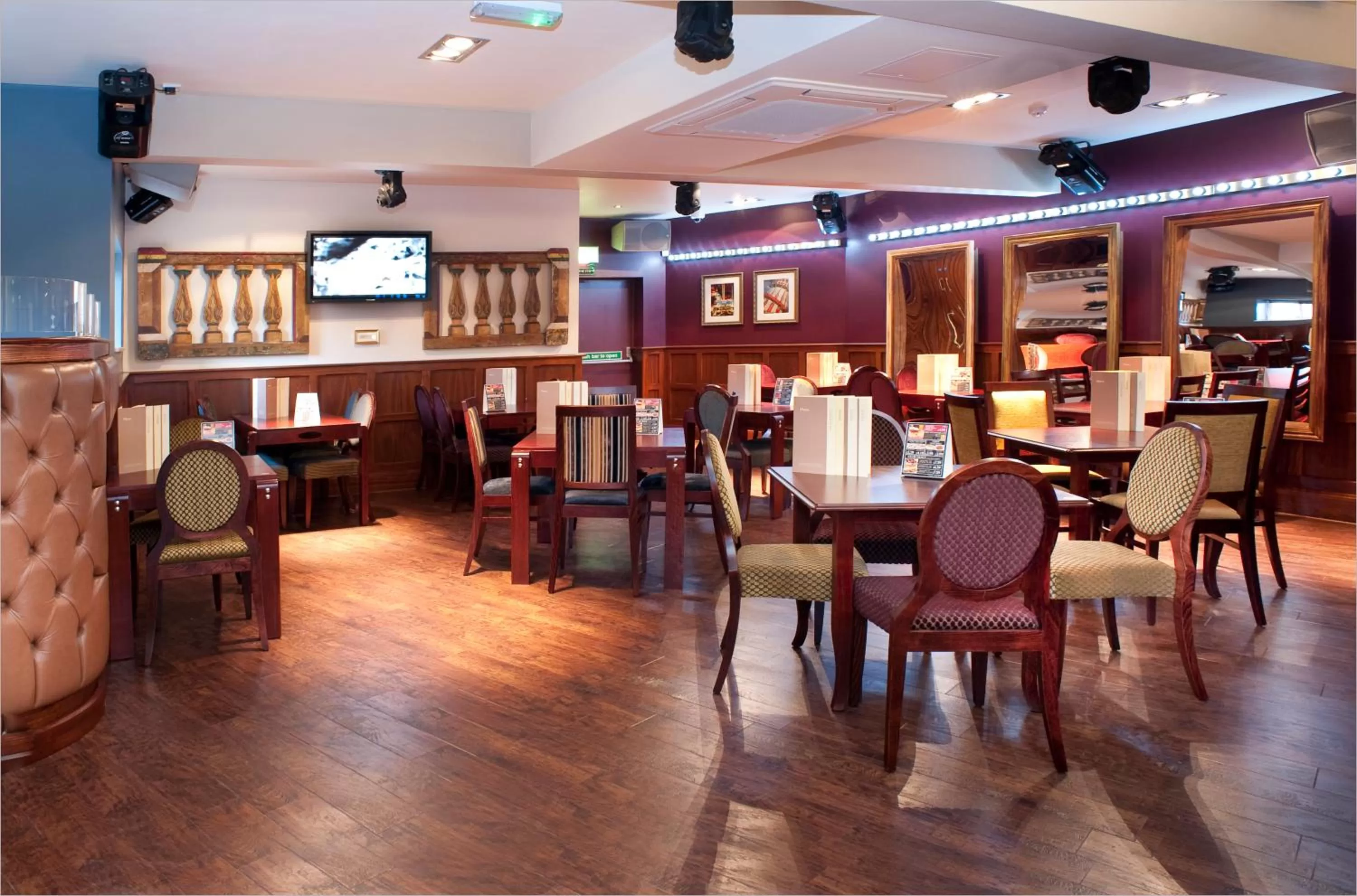 Restaurant/Places to Eat in Cabot Court Hotel Wetherspoon