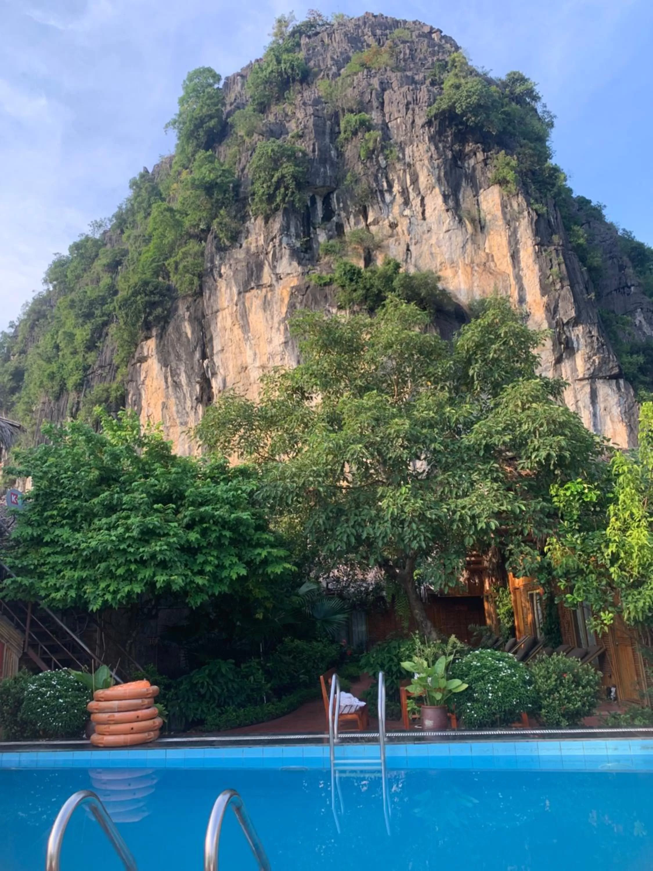 Mountain view in Tam Coc Wonderland Bungalow