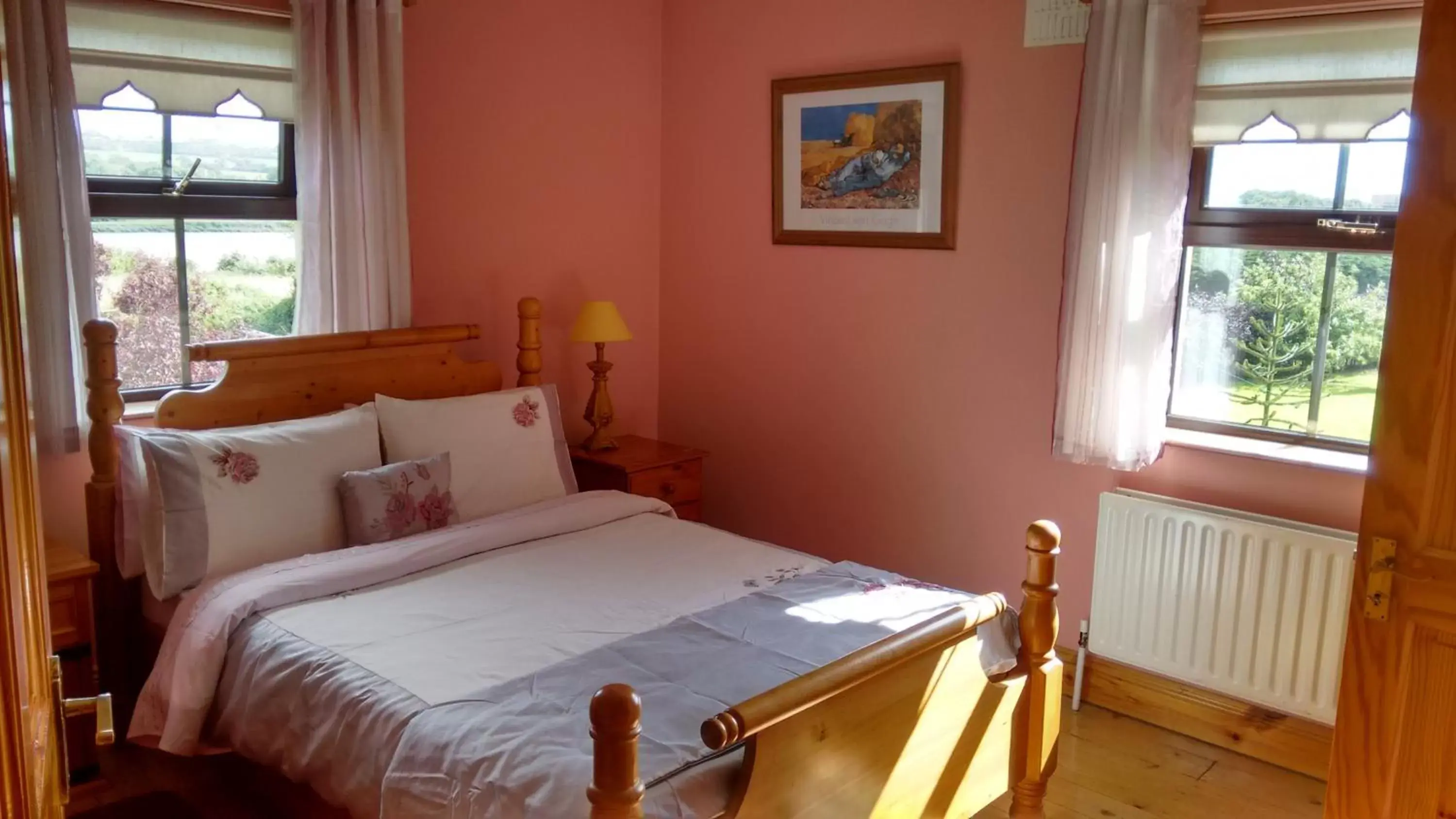 Bed in Grannagh Castle House