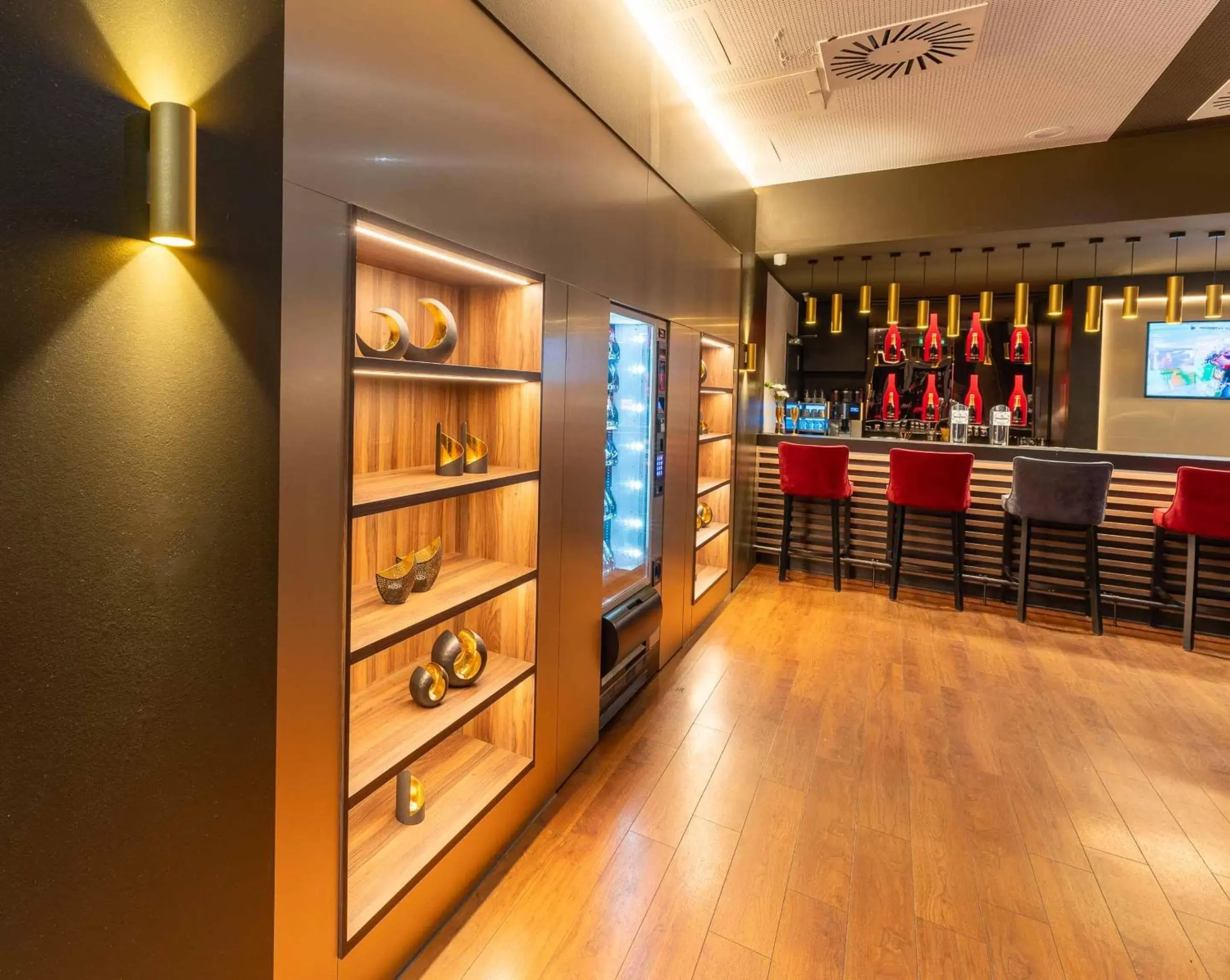 Lobby or reception in PLAZA Premium Karlsruhe Lobby or reception in PLAZA Premium Karlsruhe