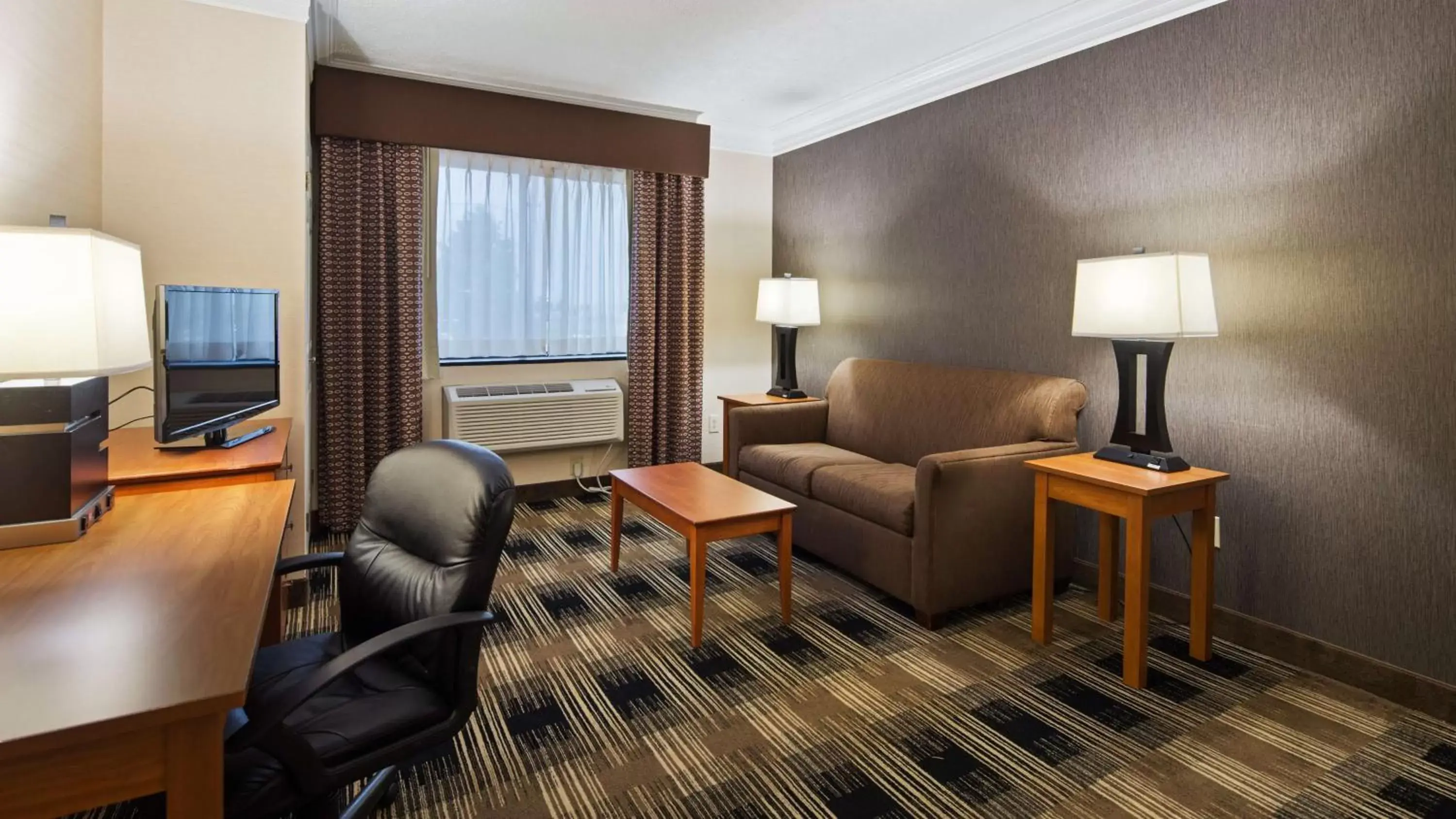 Photo of the whole room, Seating Area in Best Western Inn at the Rochester Airport