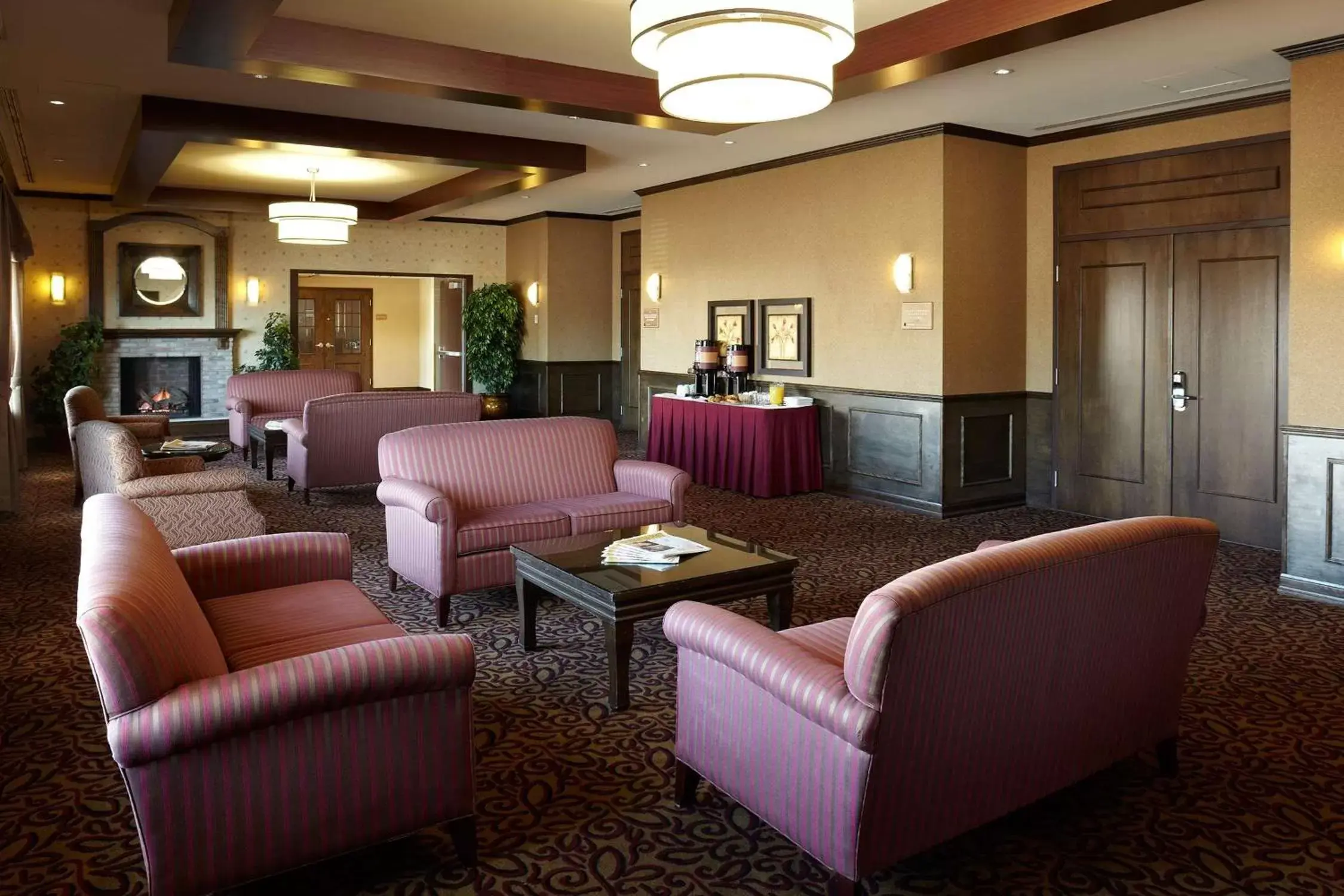 Lobby or reception, Lobby/Reception in Hampton Inn & Suites Montreal-Dorval