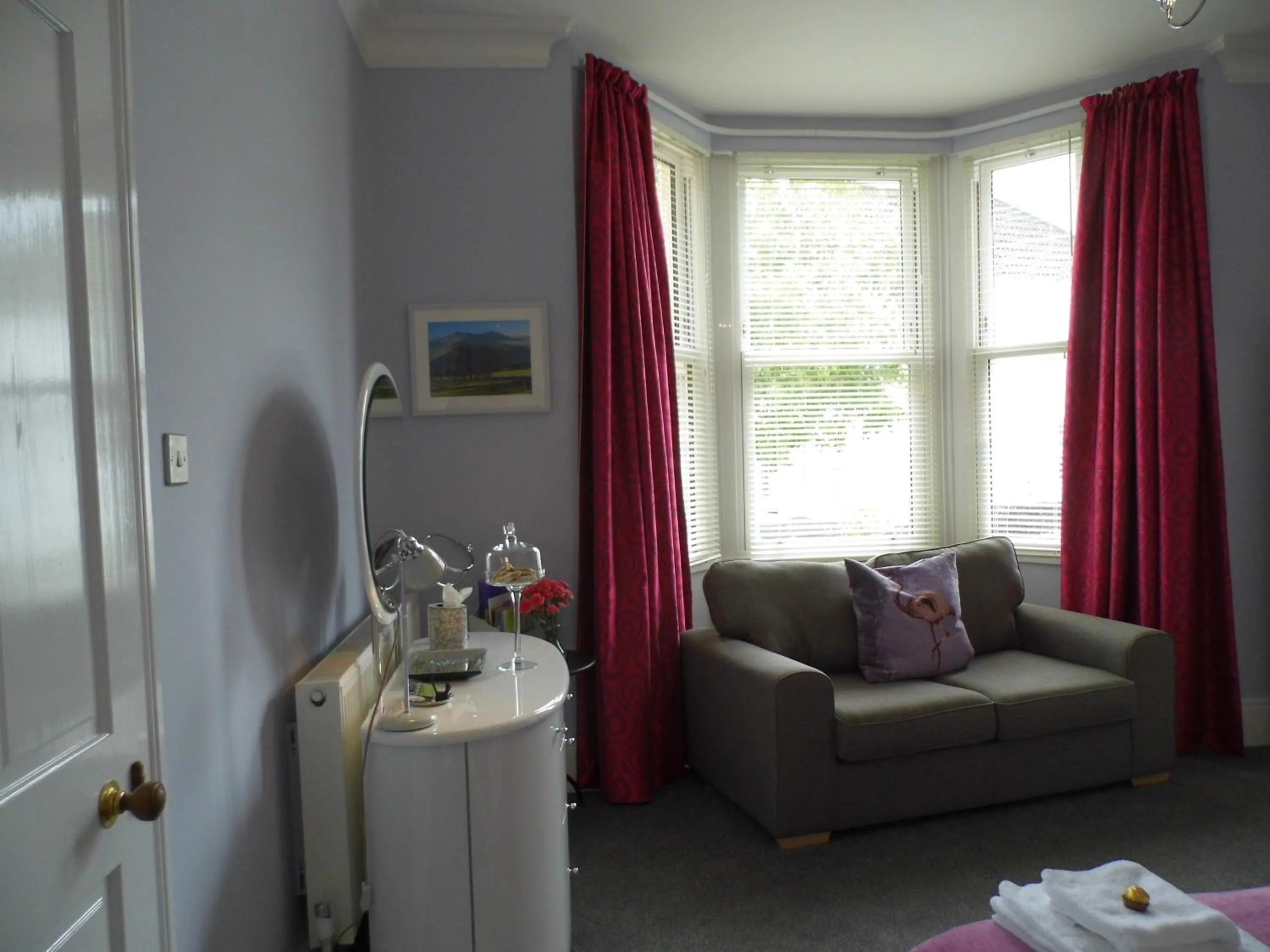 Photo of the whole room in Studios At Glenthorne