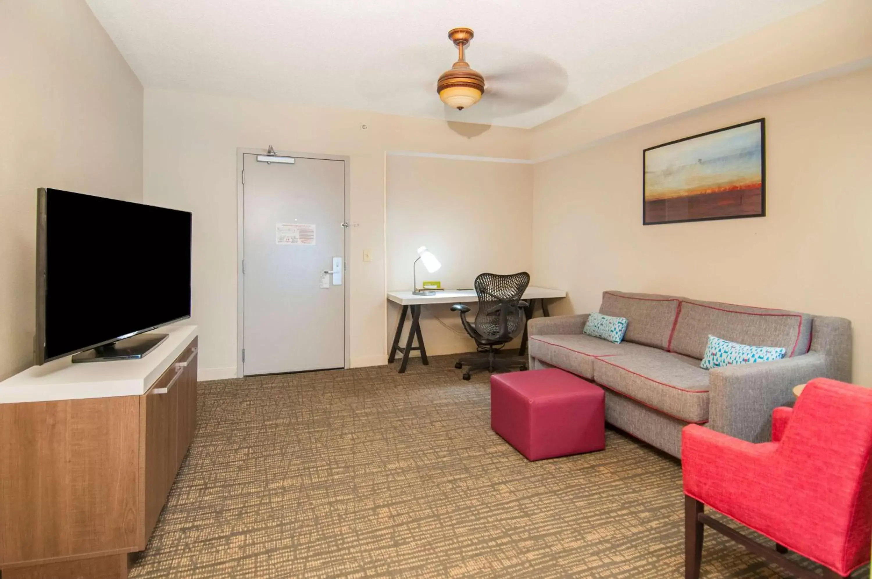 Bedroom, Seating Area in Hilton Garden Inn Jackson/Pearl