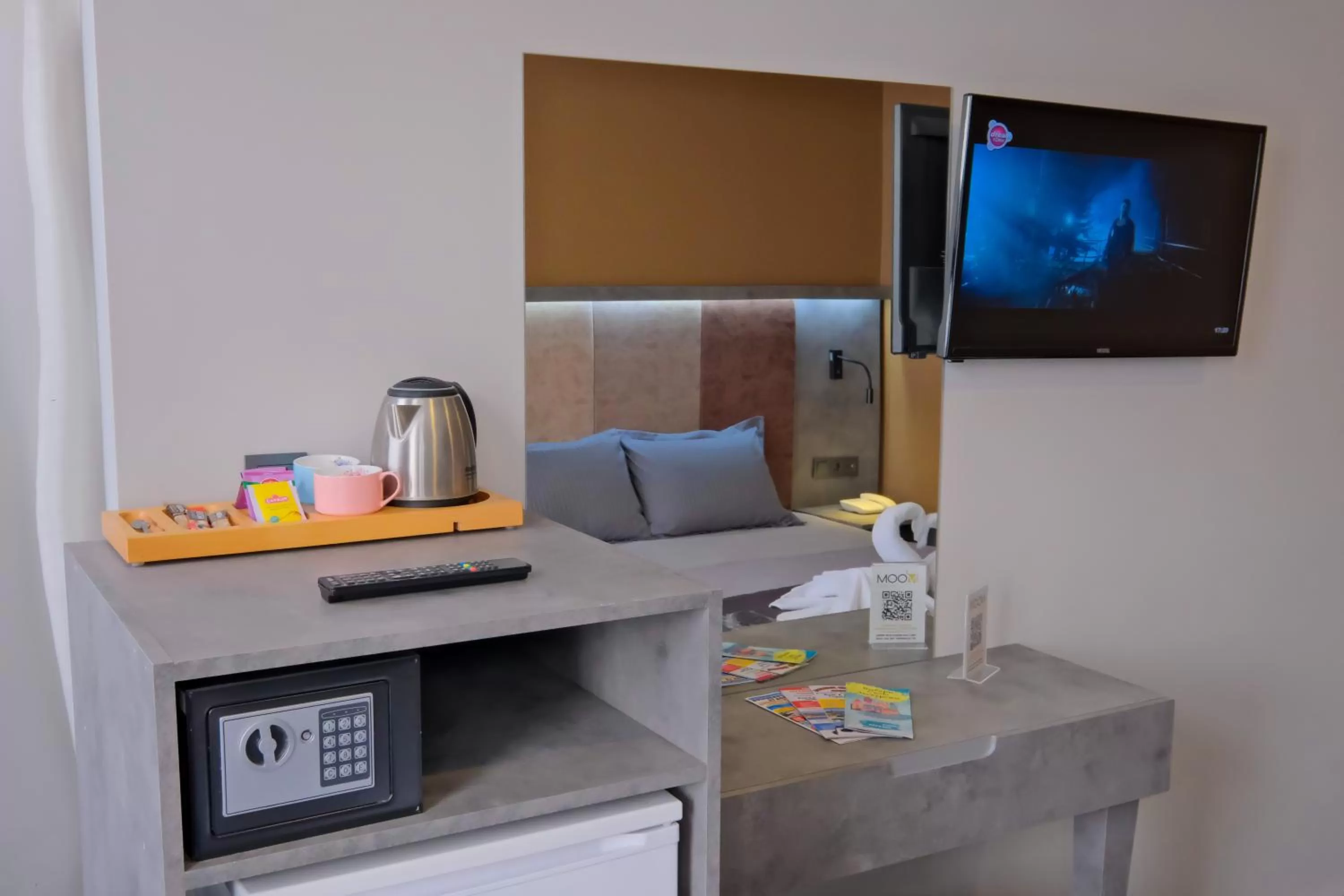 Coffee/tea facilities in The Queen Hotel