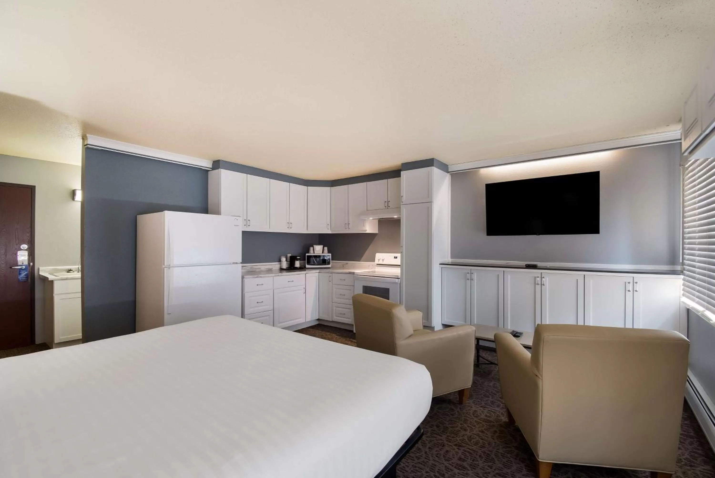 Bedroom, Bed in Best Western Bemidji