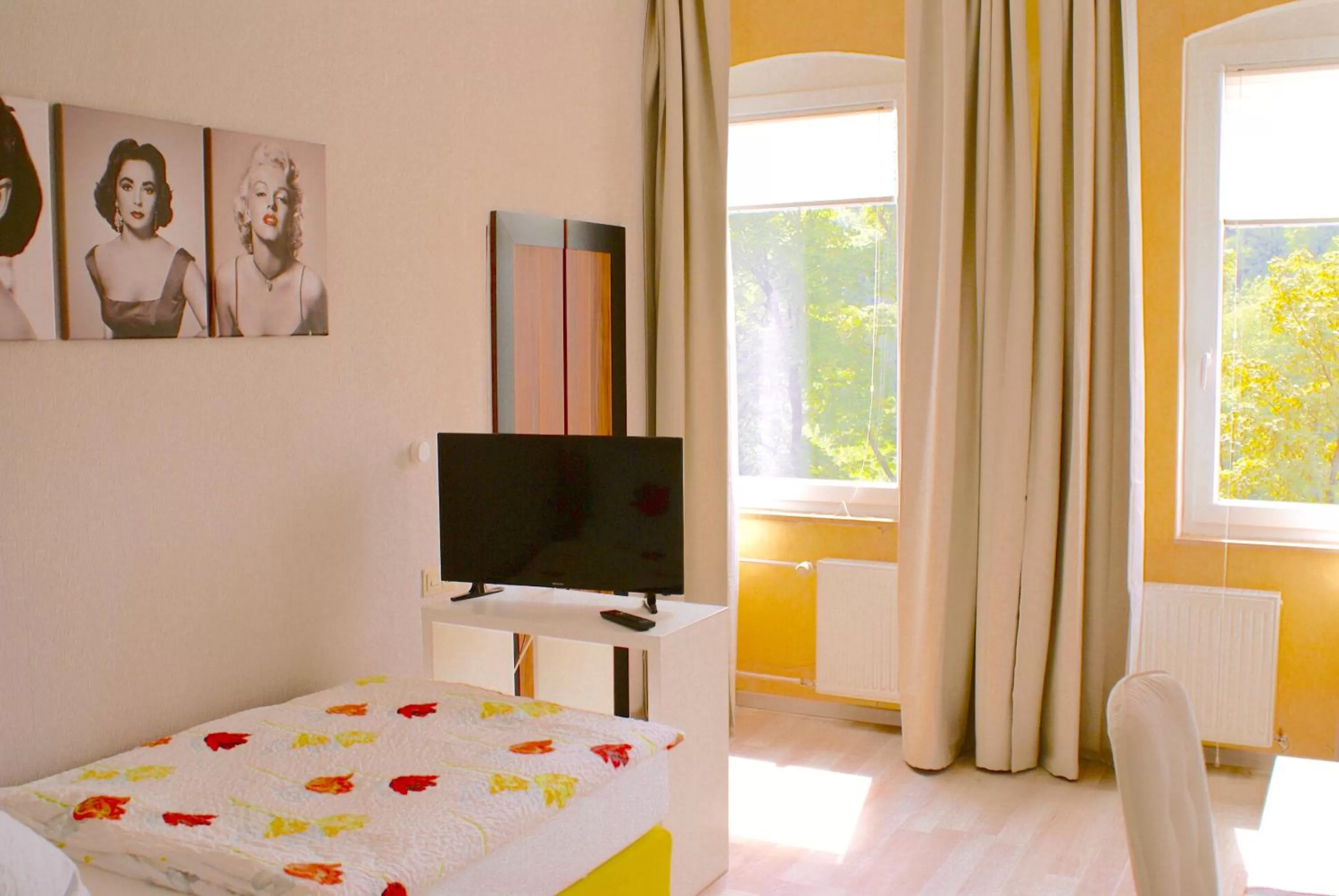 Photo of the whole room, Bed in Hotel Elfenberg