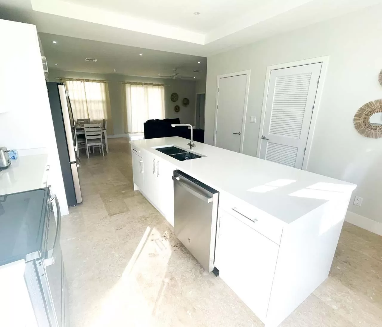 Kitchen or kitchenette, Kitchen/Kitchenette in Palm Cay Marina and Resort