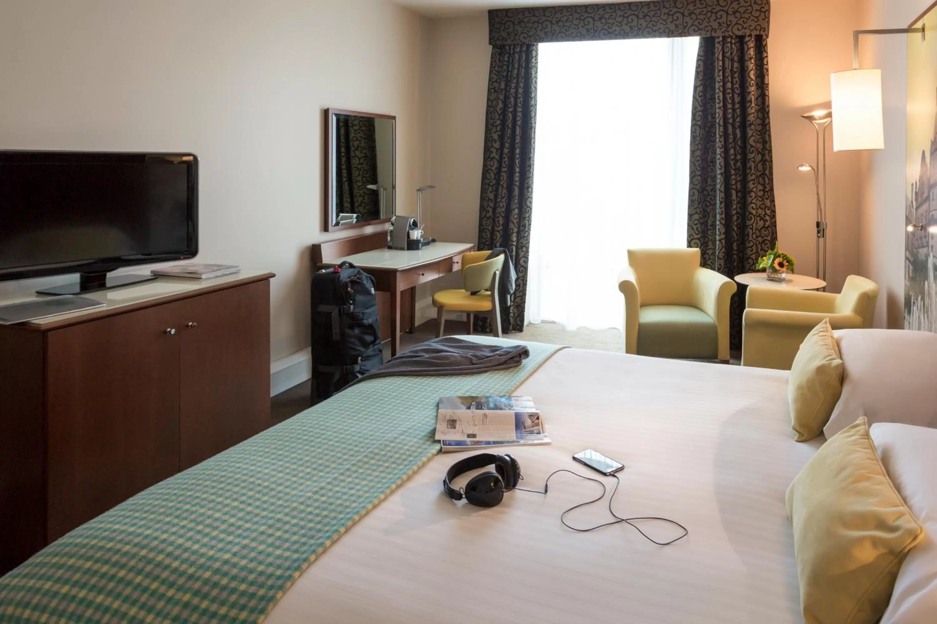 TV and multimedia, Bed in Mercure Sheffield St Paul's Hotel & Spa
