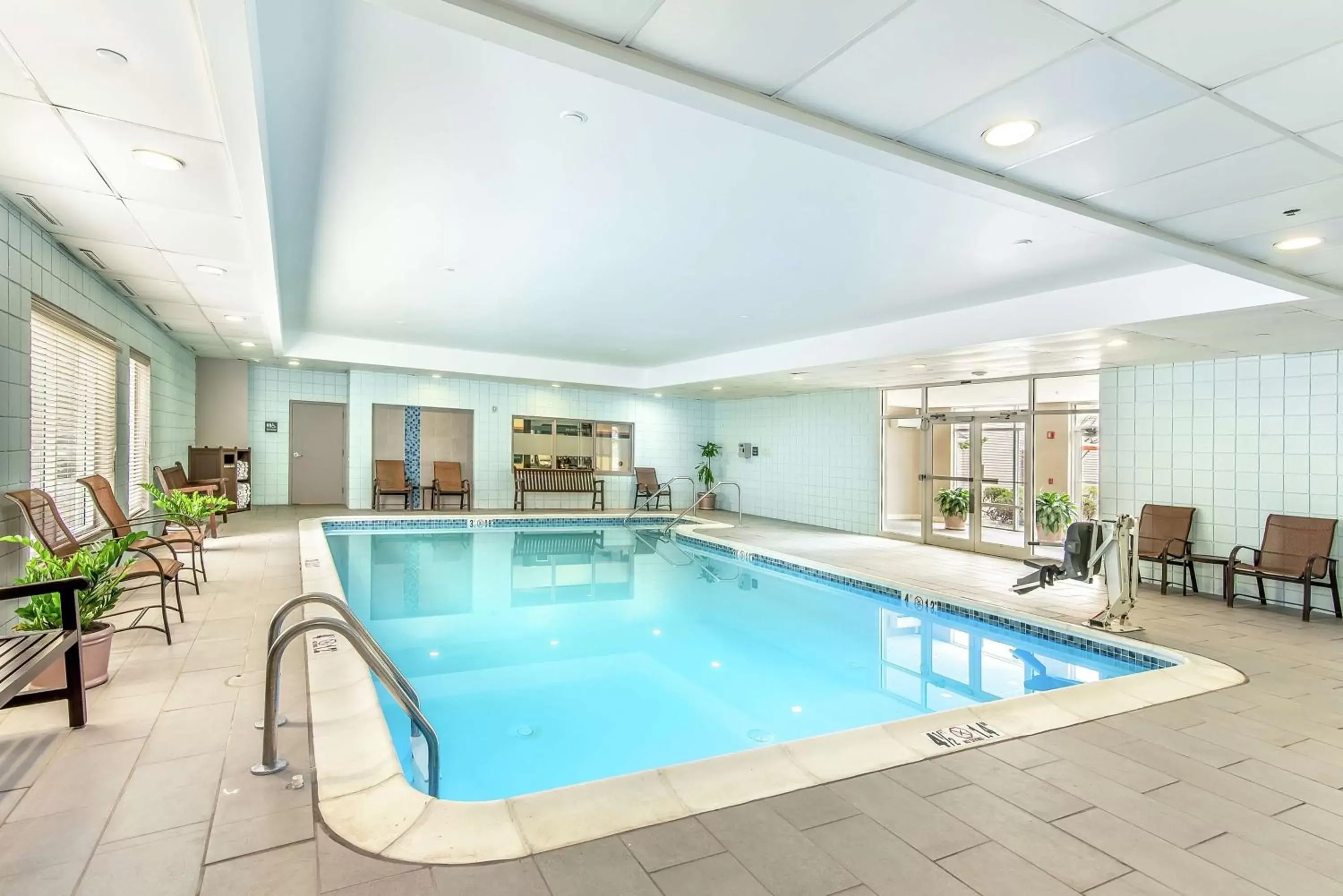 Pool view, Swimming Pool in Hampton Inn & Suites Bethlehem